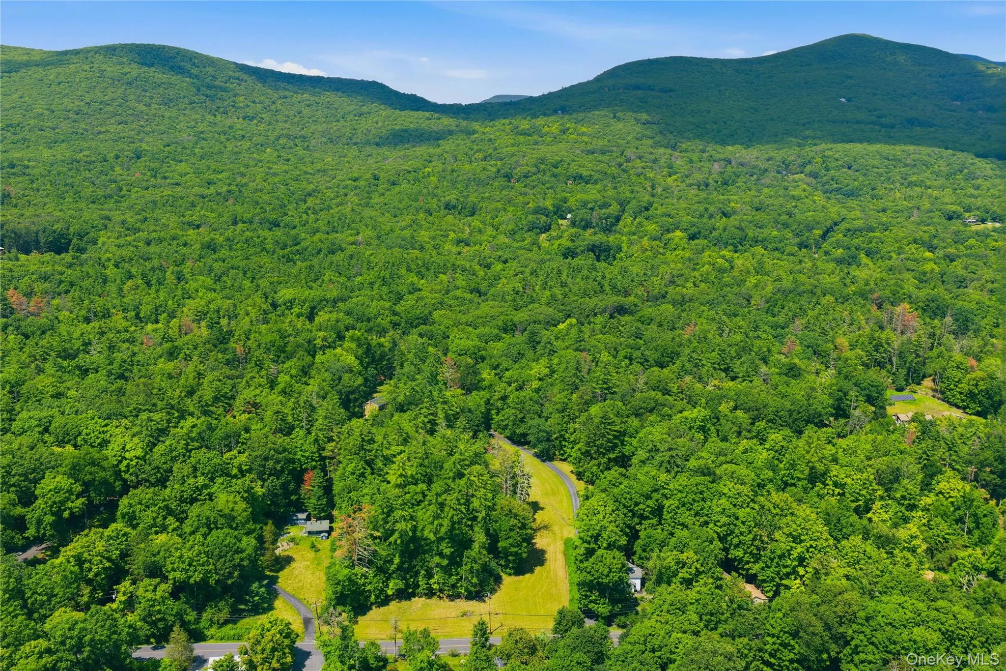 2320 Glasco Turnpike, Woodstock, NY, 8 Bedrooms Bedrooms, 17 Rooms Rooms,5 BathroomsBathrooms,Residential,For Rent,Glasco,0,1032089 2320 Glasco Turnpike, Woodstock, NY, 8 Bedrooms Bedrooms, 17 Rooms Rooms,5 BathroomsBathrooms,Residential,For Rent,Glasco,0,1032089