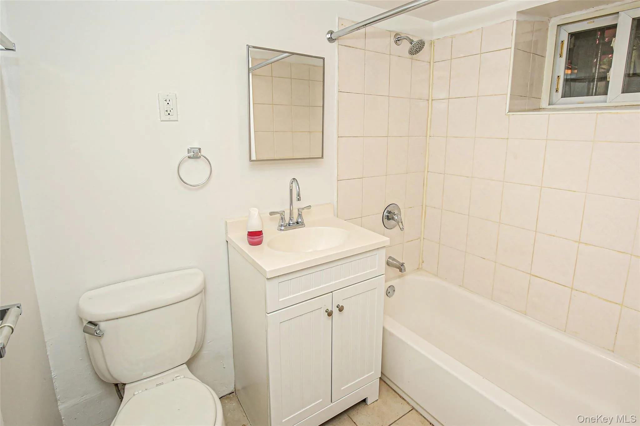 221 Howard Avenue, New York, NY, 3 Bedrooms Bedrooms, 7 Rooms Rooms,2 BathroomsBathrooms,Residential Lease,For Rent,Howard,0,1032090 221 Howard Avenue, New York, NY, 3 Bedrooms Bedrooms, 7 Rooms Rooms,2 BathroomsBathrooms,Residential Lease,For Rent,Howard,0,1032090