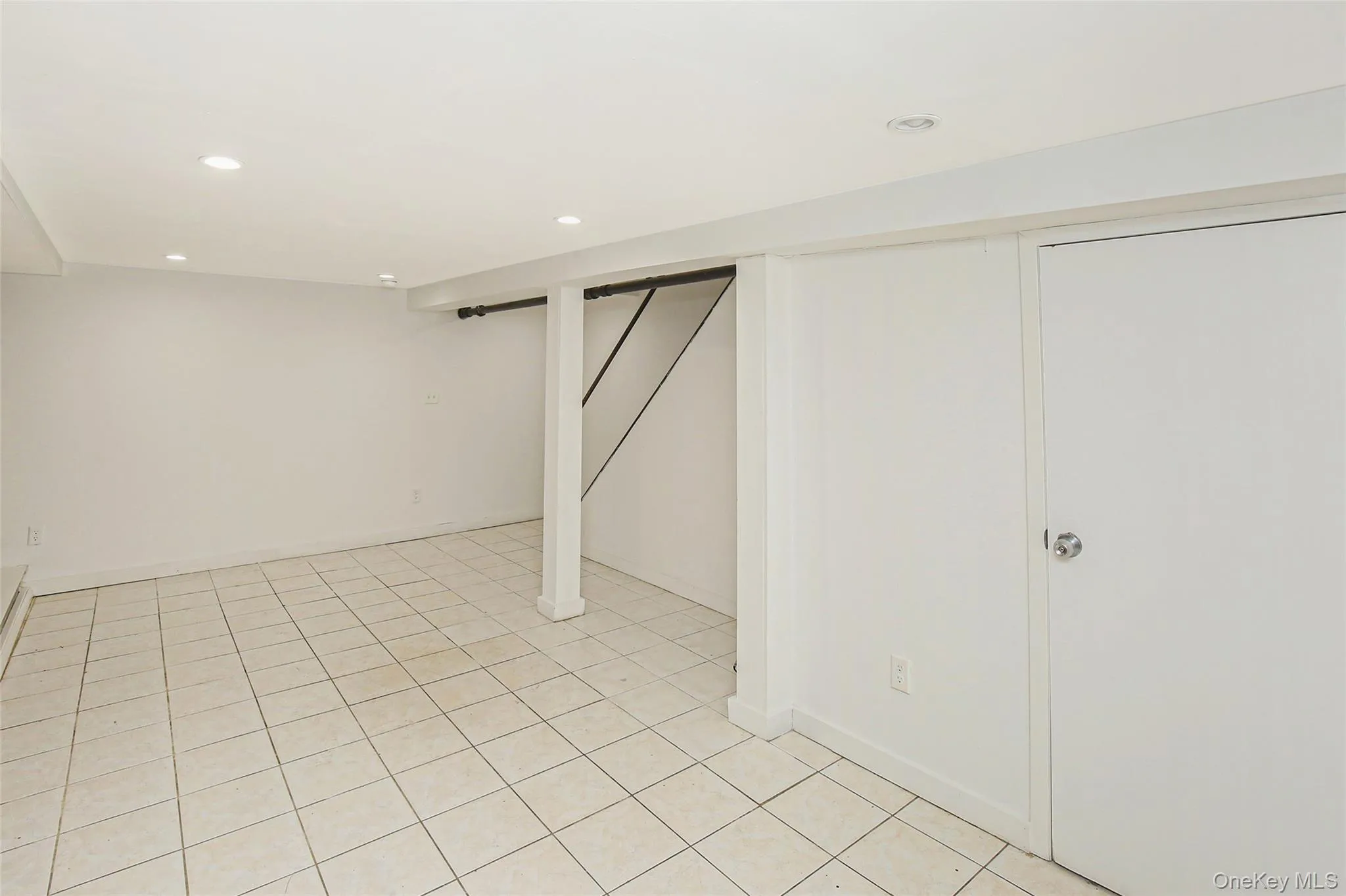 221 Howard Avenue, New York, NY, 3 Bedrooms Bedrooms, 7 Rooms Rooms,2 BathroomsBathrooms,Residential Lease,For Rent,Howard,0,1032090 221 Howard Avenue, New York, NY, 3 Bedrooms Bedrooms, 7 Rooms Rooms,2 BathroomsBathrooms,Residential Lease,For Rent,Howard,0,1032090