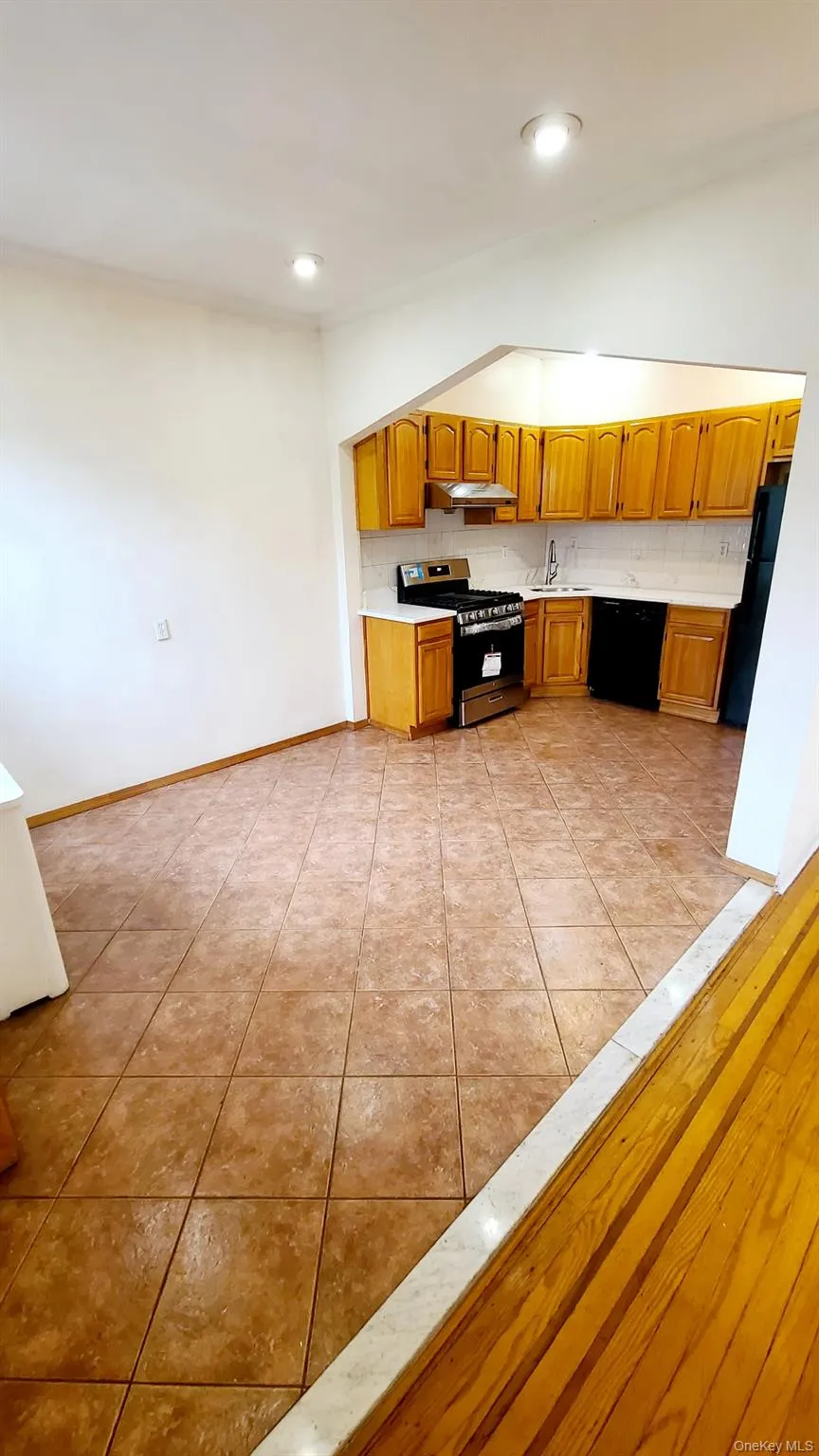 85-78 66th Avenue, New York, NY, 2 Bedrooms Bedrooms, 4 Rooms Rooms,2 BathroomsBathrooms,Residential Lease,For Rent,66th,0,1032103 85-78 66th Avenue, New York, NY, 2 Bedrooms Bedrooms, 4 Rooms Rooms,2 BathroomsBathrooms,Residential Lease,For Rent,66th,0,1032103