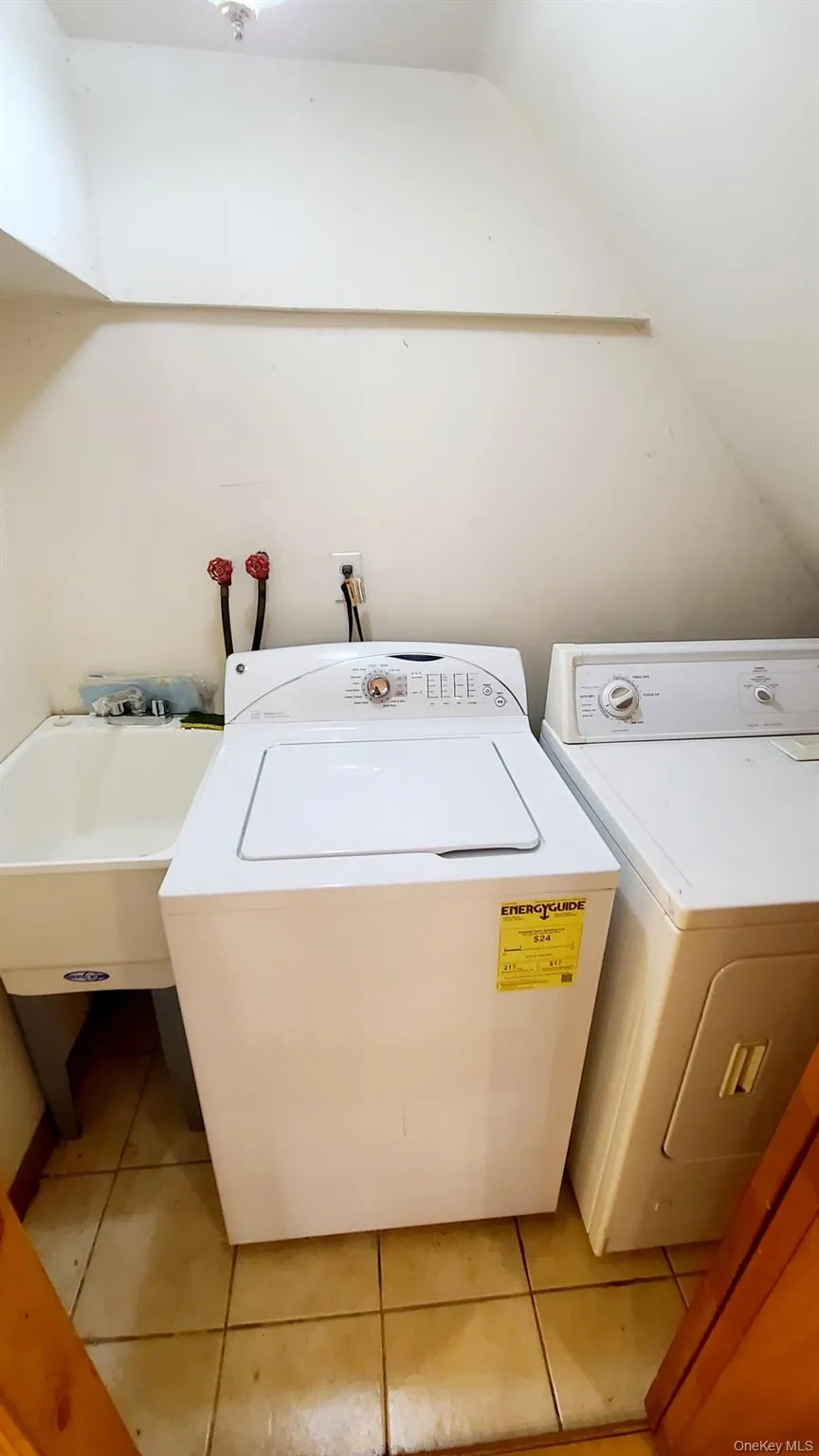 85-78 66th Avenue, New York, NY, 2 Bedrooms Bedrooms, 4 Rooms Rooms,2 BathroomsBathrooms,Residential Lease,For Rent,66th,0,1032103 85-78 66th Avenue, New York, NY, 2 Bedrooms Bedrooms, 4 Rooms Rooms,2 BathroomsBathrooms,Residential Lease,For Rent,66th,0,1032103