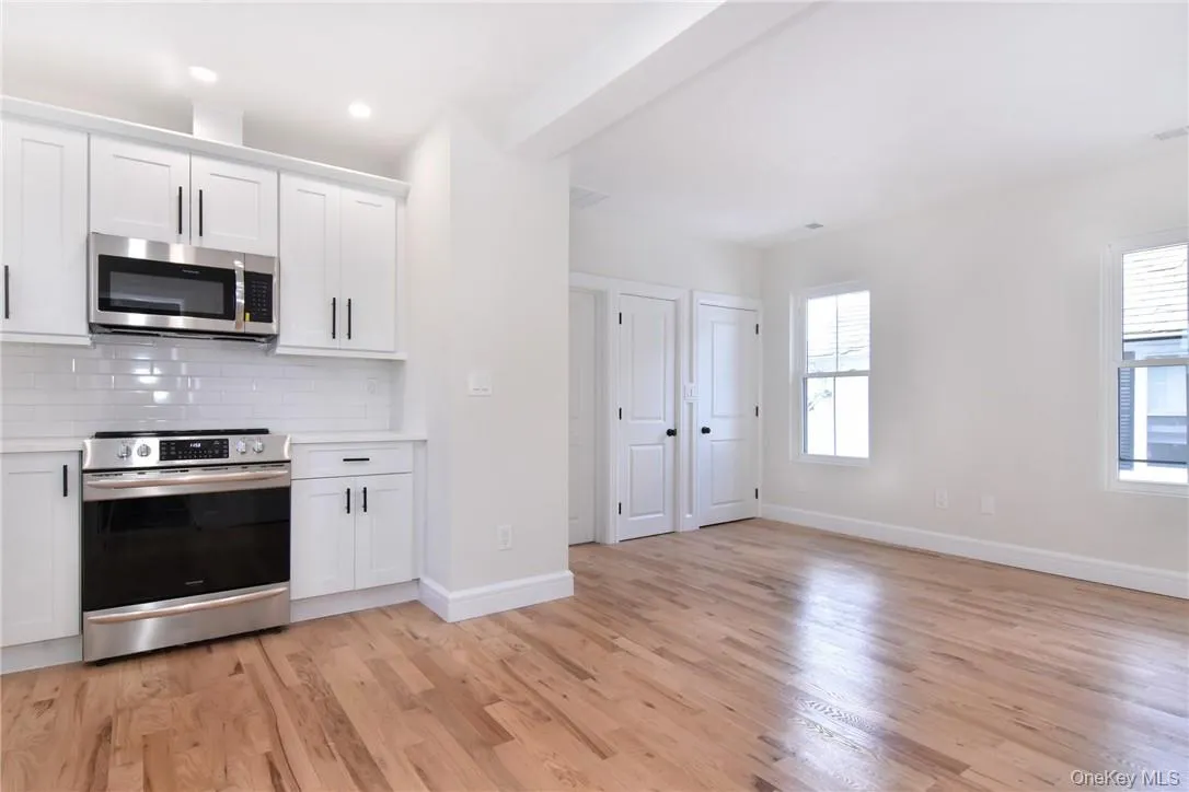 142 Second Avenue, Pelham, NY, 3 Bedrooms Bedrooms, 8 Rooms Rooms,2 BathroomsBathrooms,Residential Lease,For Rent,Second,0,1032106 142 Second Avenue, Pelham, NY, 3 Bedrooms Bedrooms, 8 Rooms Rooms,2 BathroomsBathrooms,Residential Lease,For Rent,Second,0,1032106