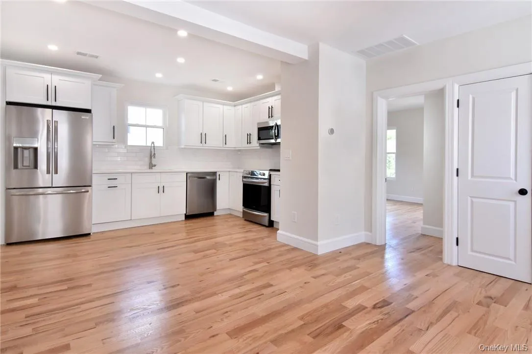 142 Second Avenue, Pelham, NY, 3 Bedrooms Bedrooms, 8 Rooms Rooms,2 BathroomsBathrooms,Residential Lease,For Rent,Second,0,1032106 142 Second Avenue, Pelham, NY, 3 Bedrooms Bedrooms, 8 Rooms Rooms,2 BathroomsBathrooms,Residential Lease,For Rent,Second,0,1032106