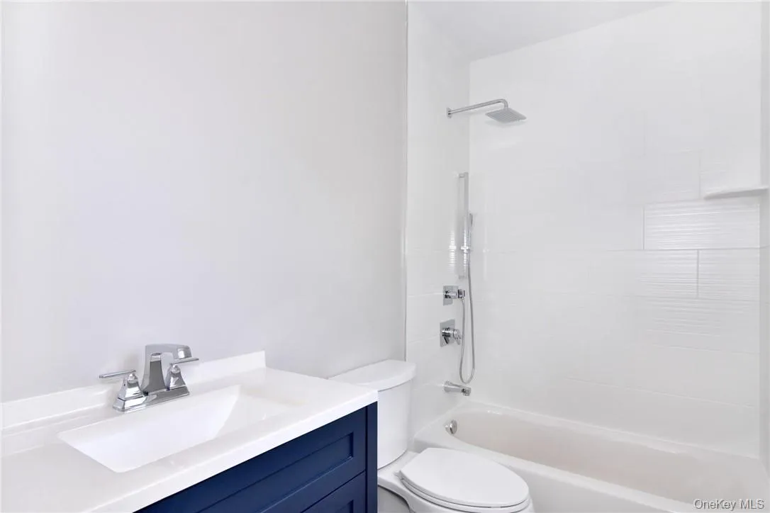 142 Second Avenue, Pelham, NY, 3 Bedrooms Bedrooms, 8 Rooms Rooms,2 BathroomsBathrooms,Residential Lease,For Rent,Second,0,1032106 142 Second Avenue, Pelham, NY, 3 Bedrooms Bedrooms, 8 Rooms Rooms,2 BathroomsBathrooms,Residential Lease,For Rent,Second,0,1032106