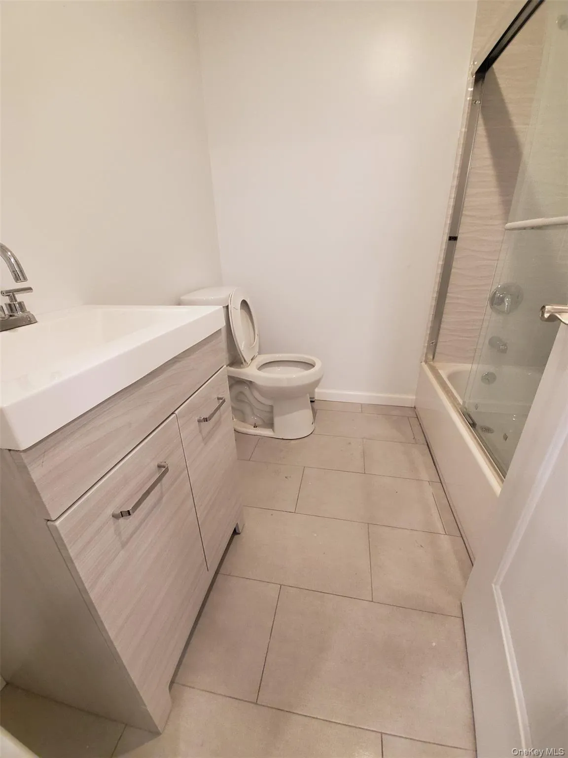 81-18 138th Street, New York, NY, 3 Bedrooms Bedrooms, 5 Rooms Rooms,2 BathroomsBathrooms,Residential Lease,For Rent,138th,0,1032112 81-18 138th Street, New York, NY, 3 Bedrooms Bedrooms, 5 Rooms Rooms,2 BathroomsBathrooms,Residential Lease,For Rent,138th,0,1032112