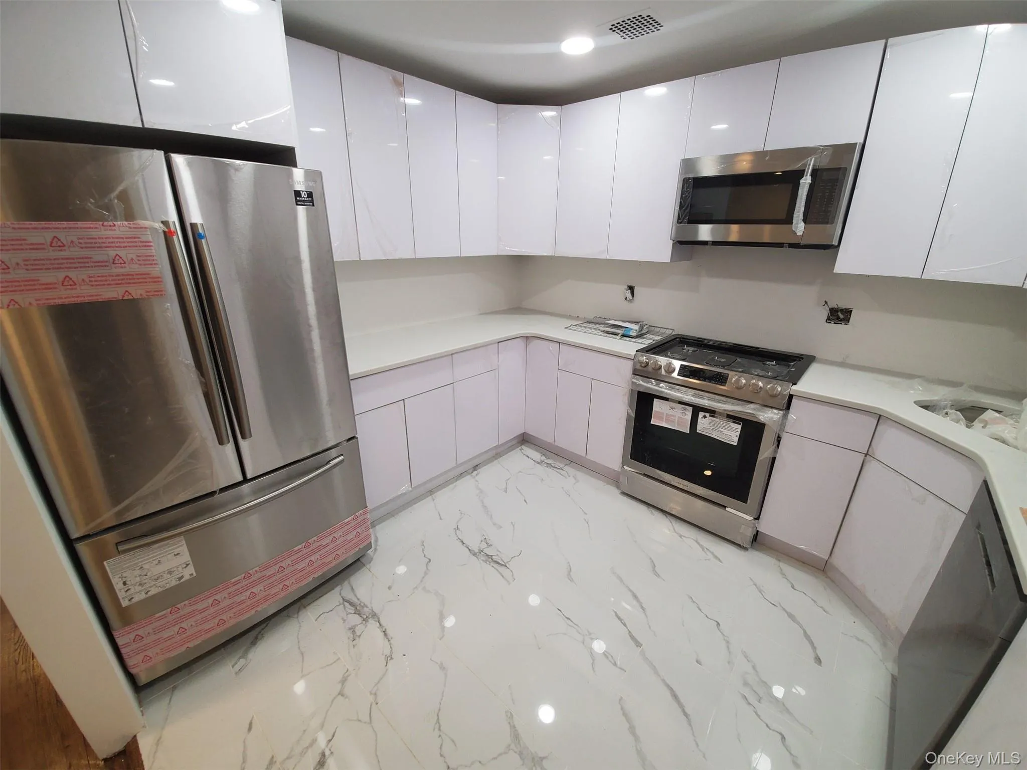 81-18 138th Street, New York, NY, 3 Bedrooms Bedrooms, 5 Rooms Rooms,2 BathroomsBathrooms,Residential Lease,For Rent,138th,0,1032112 81-18 138th Street, New York, NY, 3 Bedrooms Bedrooms, 5 Rooms Rooms,2 BathroomsBathrooms,Residential Lease,For Rent,138th,0,1032112