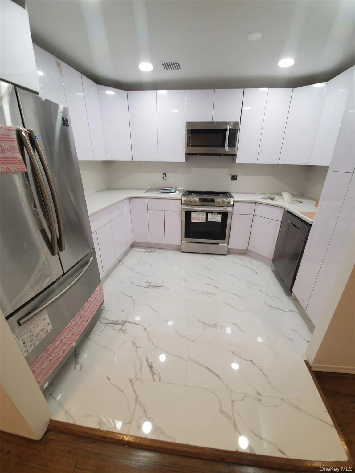 81-18 138th Street, New York, NY, 3 Bedrooms Bedrooms, 5 Rooms Rooms,2 BathroomsBathrooms,Residential Lease,For Rent,138th,0,1032112 81-18 138th Street, New York, NY, 3 Bedrooms Bedrooms, 5 Rooms Rooms,2 BathroomsBathrooms,Residential Lease,For Rent,138th,0,1032112