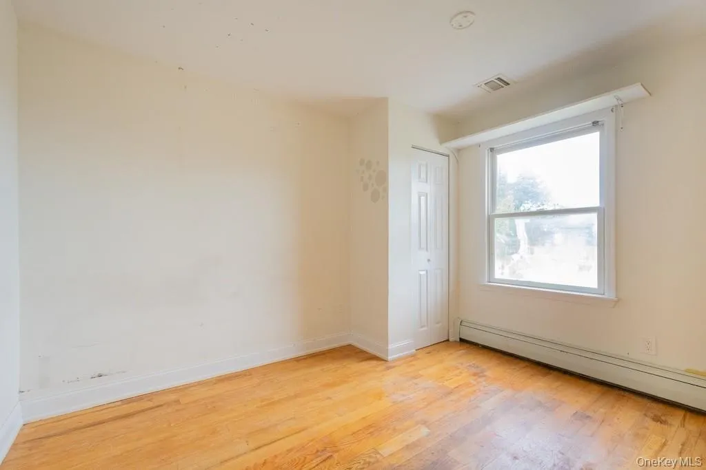 300 Snedecor Avenue, Islip, NY, 4 Bedrooms Bedrooms, 8 Rooms Rooms,3 BathroomsBathrooms,Residential,For Rent,Snedecor,0,1032114 300 Snedecor Avenue, Islip, NY, 4 Bedrooms Bedrooms, 8 Rooms Rooms,3 BathroomsBathrooms,Residential,For Rent,Snedecor,0,1032114