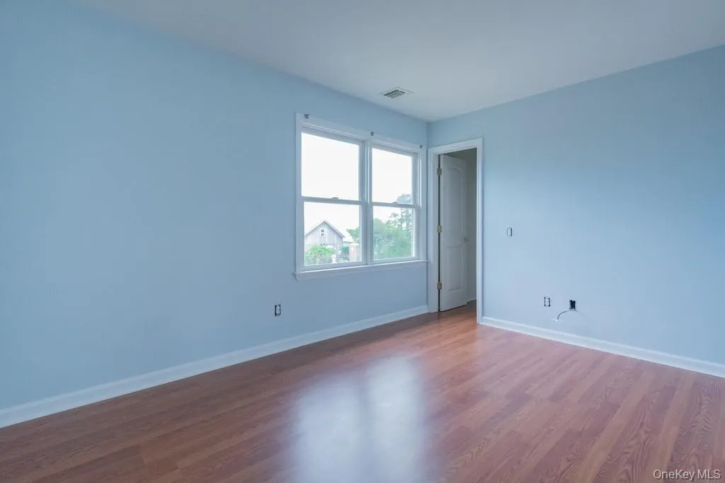 300 Snedecor Avenue, Islip, NY, 4 Bedrooms Bedrooms, 8 Rooms Rooms,3 BathroomsBathrooms,Residential,For Rent,Snedecor,0,1032114 300 Snedecor Avenue, Islip, NY, 4 Bedrooms Bedrooms, 8 Rooms Rooms,3 BathroomsBathrooms,Residential,For Rent,Snedecor,0,1032114