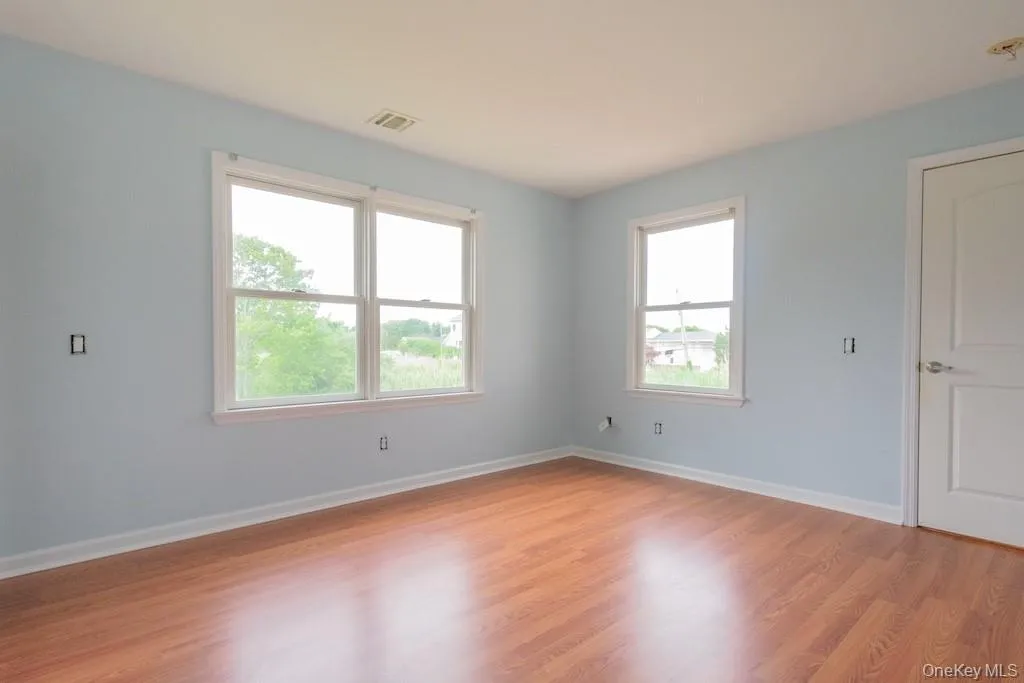 300 Snedecor Avenue, Islip, NY, 4 Bedrooms Bedrooms, 8 Rooms Rooms,3 BathroomsBathrooms,Residential,For Rent,Snedecor,0,1032114 300 Snedecor Avenue, Islip, NY, 4 Bedrooms Bedrooms, 8 Rooms Rooms,3 BathroomsBathrooms,Residential,For Rent,Snedecor,0,1032114
