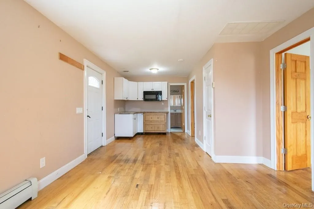300 Snedecor Avenue, Islip, NY, 4 Bedrooms Bedrooms, 8 Rooms Rooms,3 BathroomsBathrooms,Residential,For Rent,Snedecor,0,1032114 300 Snedecor Avenue, Islip, NY, 4 Bedrooms Bedrooms, 8 Rooms Rooms,3 BathroomsBathrooms,Residential,For Rent,Snedecor,0,1032114