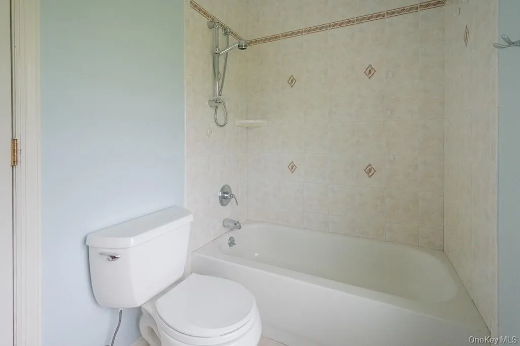300 Snedecor Avenue, Islip, NY, 4 Bedrooms Bedrooms, 8 Rooms Rooms,3 BathroomsBathrooms,Residential,For Rent,Snedecor,0,1032114 300 Snedecor Avenue, Islip, NY, 4 Bedrooms Bedrooms, 8 Rooms Rooms,3 BathroomsBathrooms,Residential,For Rent,Snedecor,0,1032114