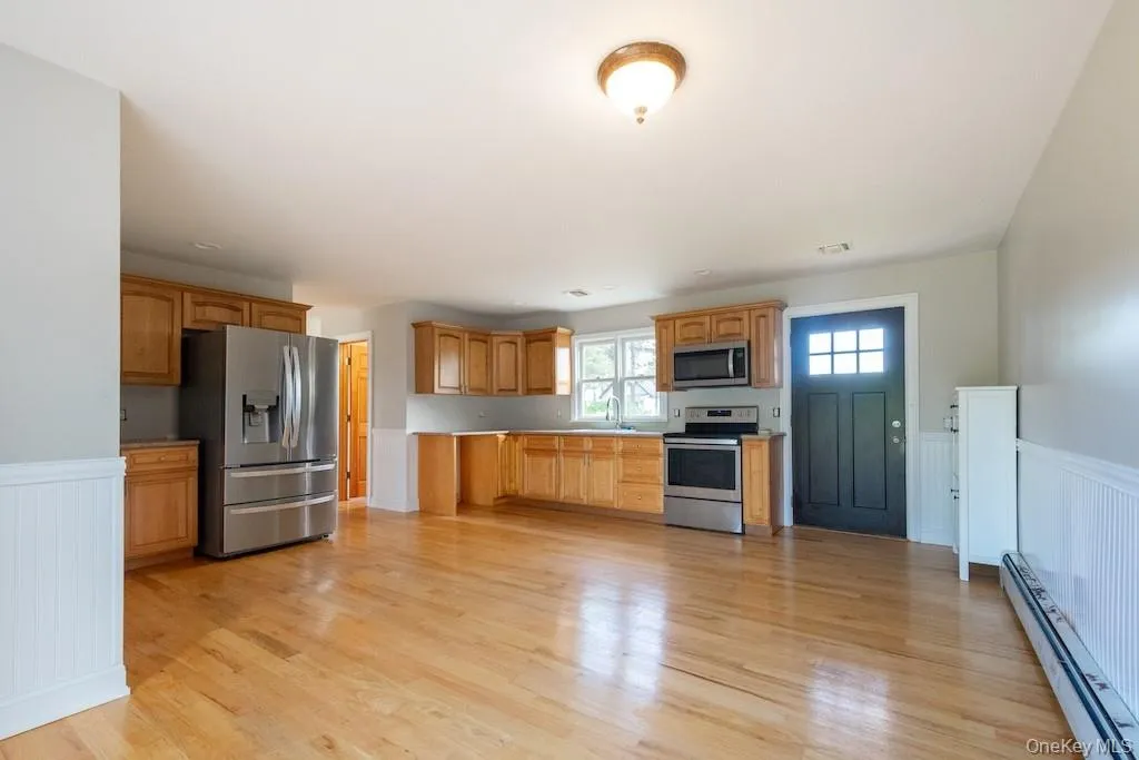 300 Snedecor Avenue, Islip, NY, 4 Bedrooms Bedrooms, 8 Rooms Rooms,3 BathroomsBathrooms,Residential,For Rent,Snedecor,0,1032114 300 Snedecor Avenue, Islip, NY, 4 Bedrooms Bedrooms, 8 Rooms Rooms,3 BathroomsBathrooms,Residential,For Rent,Snedecor,0,1032114