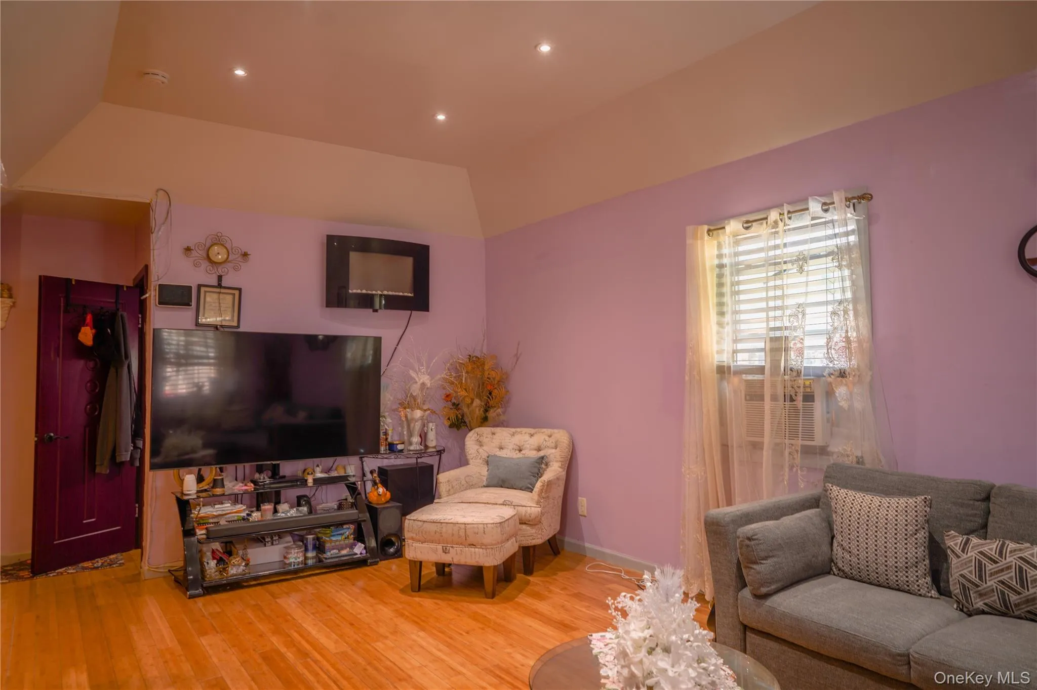 17910 Mathewson Court, New York, NY, 3 Bedrooms Bedrooms, 8 Rooms Rooms,2 BathroomsBathrooms,Residential,For Rent,Mathewson,0,1032118 17910 Mathewson Court, New York, NY, 3 Bedrooms Bedrooms, 8 Rooms Rooms,2 BathroomsBathrooms,Residential,For Rent,Mathewson,0,1032118