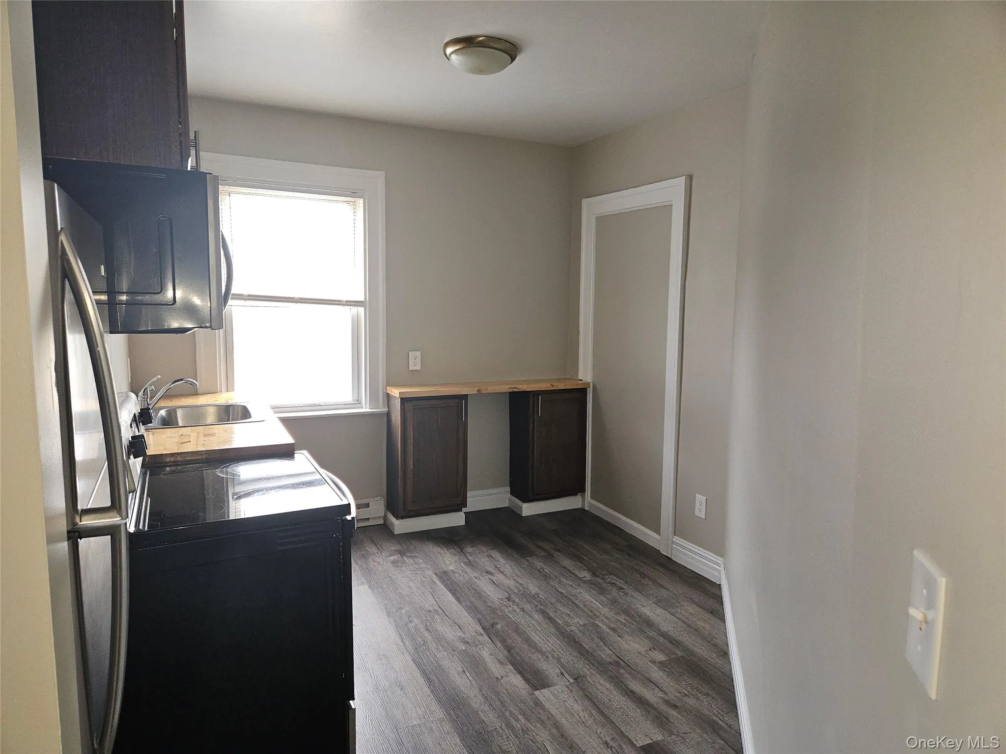 103 Wickham Avenue, Middletown, NY, 3 Bedrooms Bedrooms, 6 Rooms Rooms,1 BathroomBathrooms,Residential Lease,For Rent,Wickham,0,1032135 103 Wickham Avenue, Middletown, NY, 3 Bedrooms Bedrooms, 6 Rooms Rooms,1 BathroomBathrooms,Residential Lease,For Rent,Wickham,0,1032135
