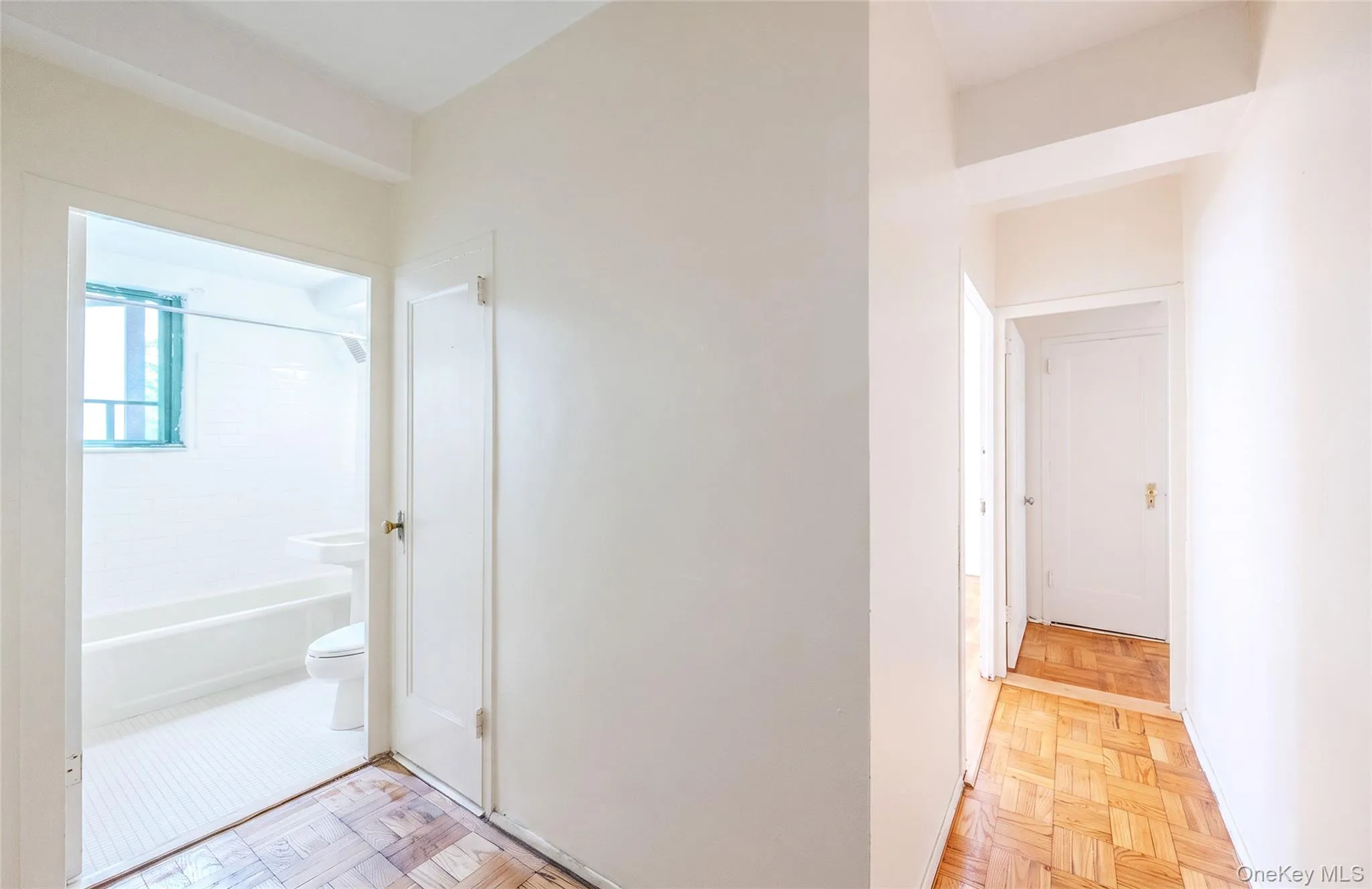 1562 Unionport Road, New York, NY, 2 Bedrooms Bedrooms, 5 Rooms Rooms,1 BathroomBathrooms,Residential,For Rent,Unionport,0,1032136 1562 Unionport Road, New York, NY, 2 Bedrooms Bedrooms, 5 Rooms Rooms,1 BathroomBathrooms,Residential,For Rent,Unionport,0,1032136