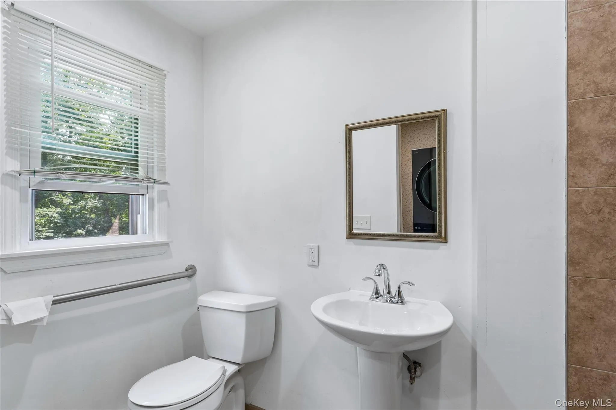 8 Pups Path, Smithtown, NY, 4 Bedrooms Bedrooms, 11 Rooms Rooms,3 BathroomsBathrooms,Residential,For Rent,Pups,0,1032137 8 Pups Path, Smithtown, NY, 4 Bedrooms Bedrooms, 11 Rooms Rooms,3 BathroomsBathrooms,Residential,For Rent,Pups,0,1032137