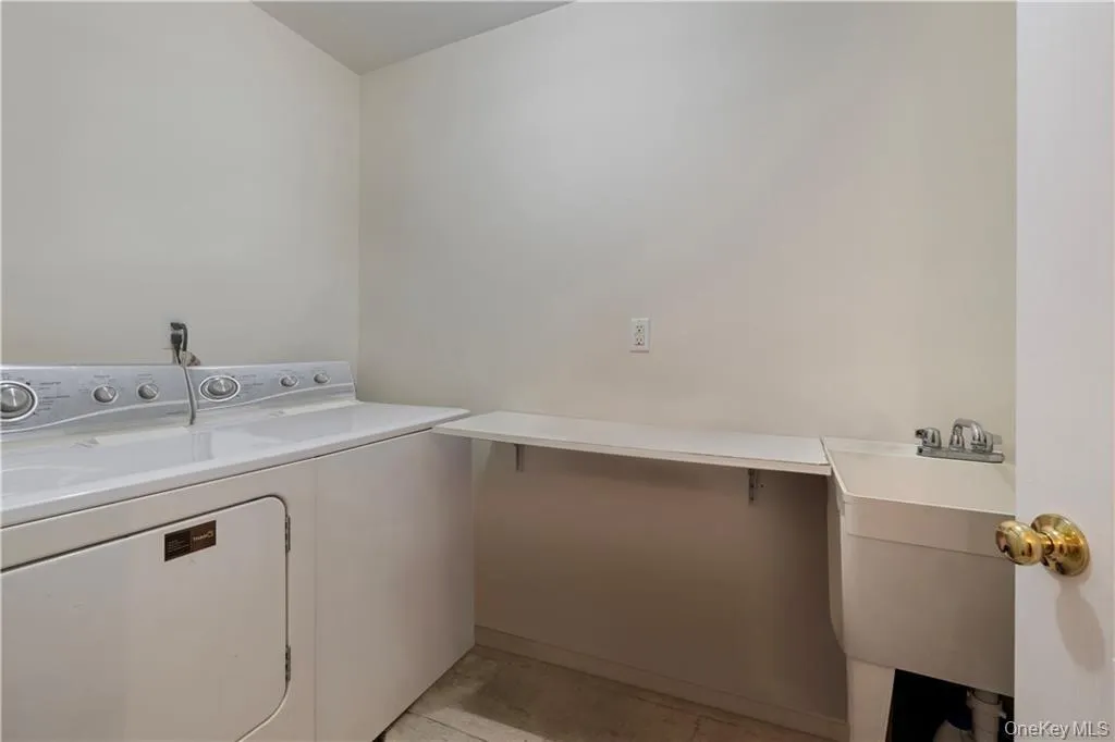 3307 Parkview Drive, Ramapo, NY, 4 Bedrooms Bedrooms, 14 Rooms Rooms,2 BathroomsBathrooms,Residential,For Rent,Parkview,0,1032139 3307 Parkview Drive, Ramapo, NY, 4 Bedrooms Bedrooms, 14 Rooms Rooms,2 BathroomsBathrooms,Residential,For Rent,Parkview,0,1032139