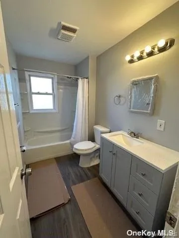 First Floor Full Bath with Tub First Floor Full Bath with Tub