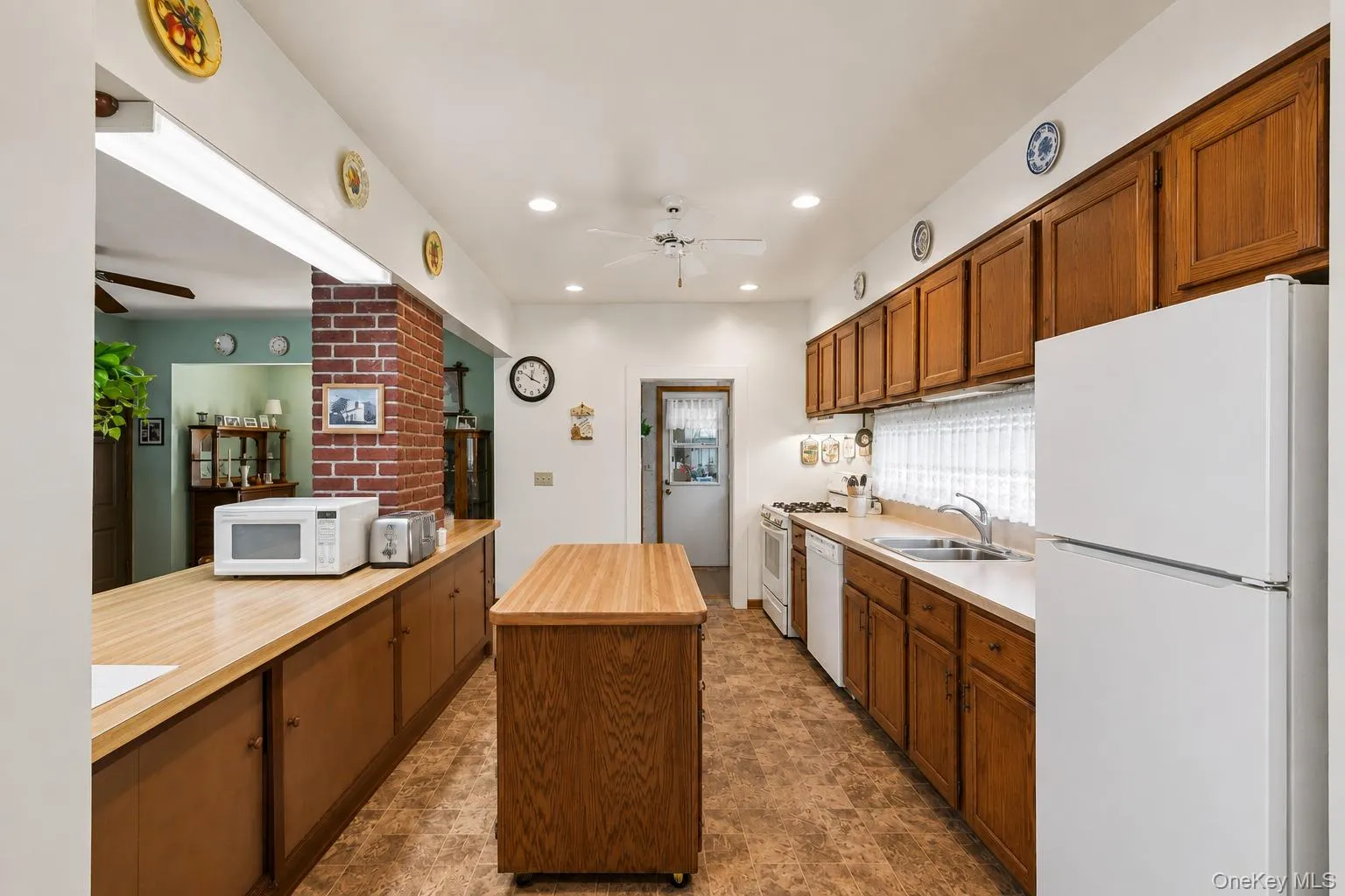 9 Walts Way, Warwick (town), NY, 3 Bedrooms Bedrooms, 14 Rooms Rooms,2 BathroomsBathrooms,Residential,For Rent,Walts,0,1032153 9 Walts Way, Warwick (town), NY, 3 Bedrooms Bedrooms, 14 Rooms Rooms,2 BathroomsBathrooms,Residential,For Rent,Walts,0,1032153