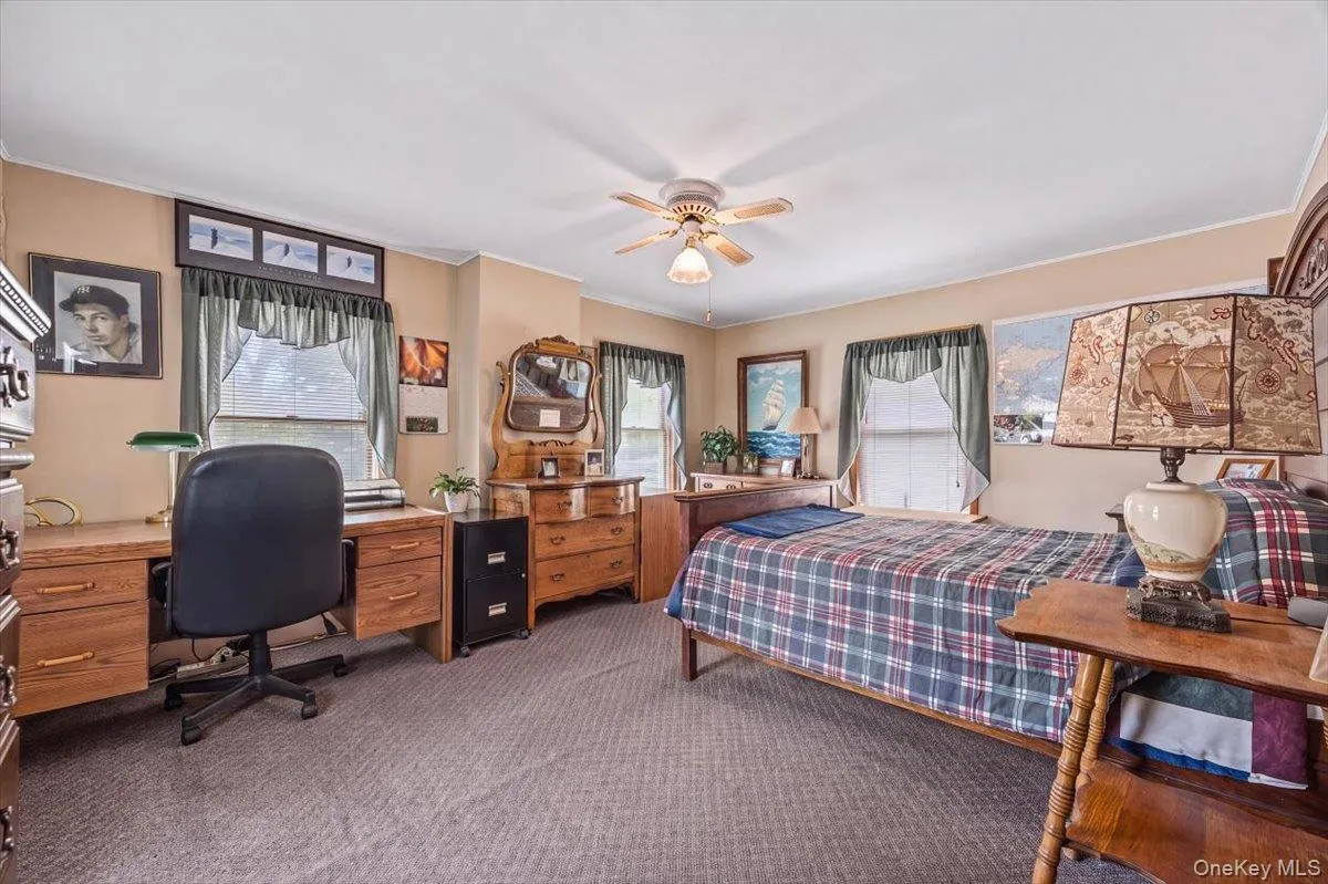 Second guest bedroom. Second guest bedroom.