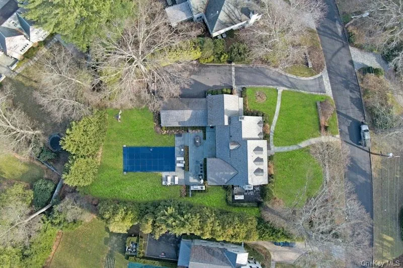 19 Overlook Road, Scarsdale, NY, 4 Bedrooms Bedrooms, 12 Rooms Rooms,5 BathroomsBathrooms,Residential Lease,For Rent,Overlook,0,1032154 19 Overlook Road, Scarsdale, NY, 4 Bedrooms Bedrooms, 12 Rooms Rooms,5 BathroomsBathrooms,Residential Lease,For Rent,Overlook,0,1032154