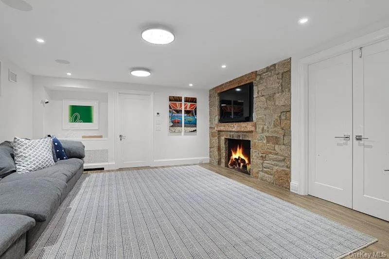 19 Overlook Road, Scarsdale, NY, 4 Bedrooms Bedrooms, 12 Rooms Rooms,5 BathroomsBathrooms,Residential Lease,For Rent,Overlook,0,1032154 19 Overlook Road, Scarsdale, NY, 4 Bedrooms Bedrooms, 12 Rooms Rooms,5 BathroomsBathrooms,Residential Lease,For Rent,Overlook,0,1032154