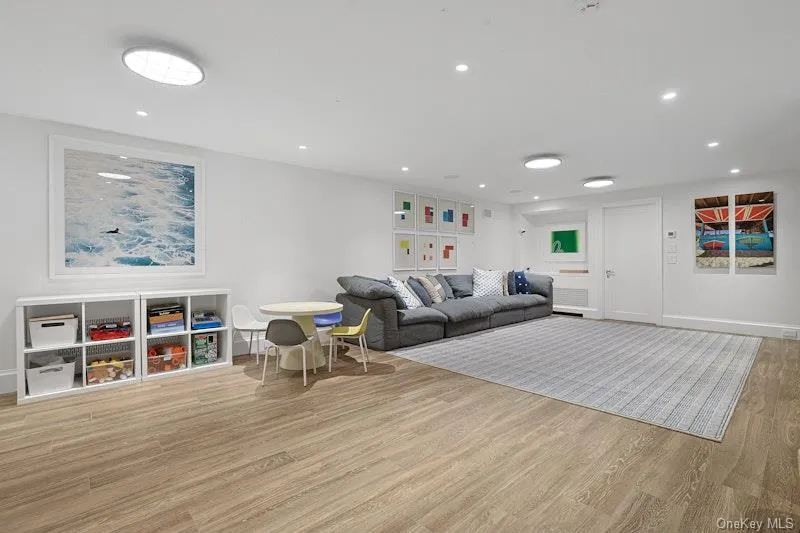 19 Overlook Road, Scarsdale, NY, 4 Bedrooms Bedrooms, 12 Rooms Rooms,5 BathroomsBathrooms,Residential Lease,For Rent,Overlook,0,1032154 19 Overlook Road, Scarsdale, NY, 4 Bedrooms Bedrooms, 12 Rooms Rooms,5 BathroomsBathrooms,Residential Lease,For Rent,Overlook,0,1032154