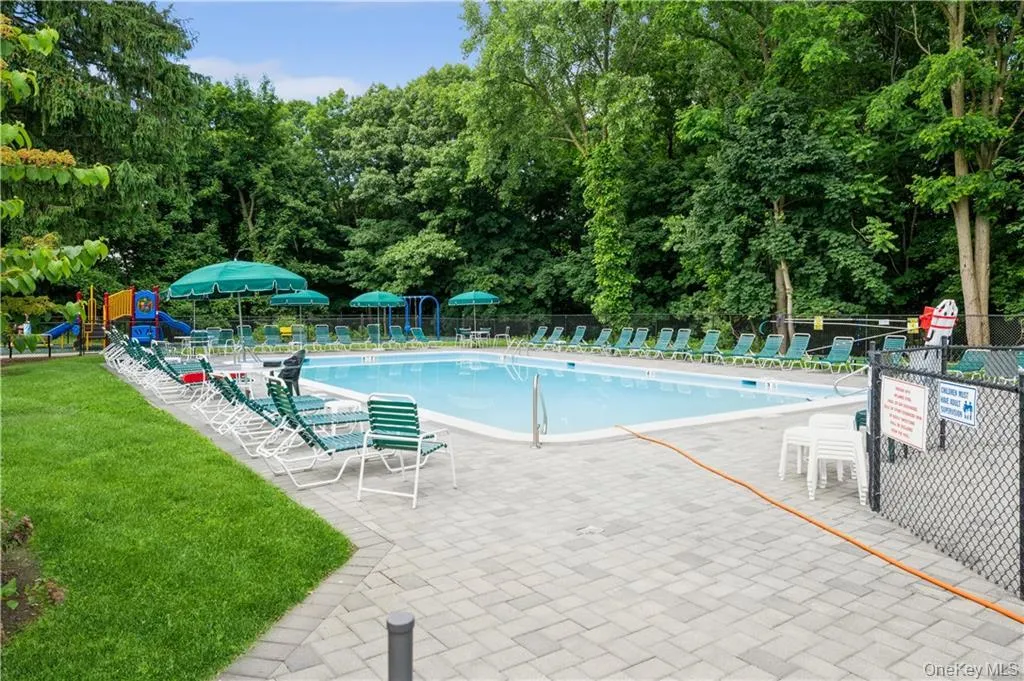 42 Clarewood Drive, Greenburgh, NY, 3 Bedrooms Bedrooms, 7 Rooms Rooms,3 BathroomsBathrooms,Residential Lease,For Rent,Clarewood,0,1032156 42 Clarewood Drive, Greenburgh, NY, 3 Bedrooms Bedrooms, 7 Rooms Rooms,3 BathroomsBathrooms,Residential Lease,For Rent,Clarewood,0,1032156