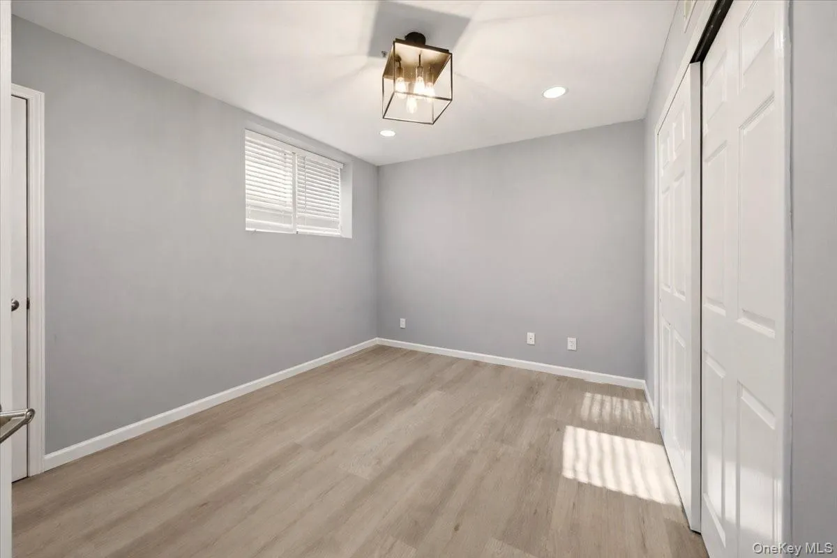 42 Clarewood Drive, Greenburgh, NY, 3 Bedrooms Bedrooms, 7 Rooms Rooms,3 BathroomsBathrooms,Residential Lease,For Rent,Clarewood,0,1032156 42 Clarewood Drive, Greenburgh, NY, 3 Bedrooms Bedrooms, 7 Rooms Rooms,3 BathroomsBathrooms,Residential Lease,For Rent,Clarewood,0,1032156
