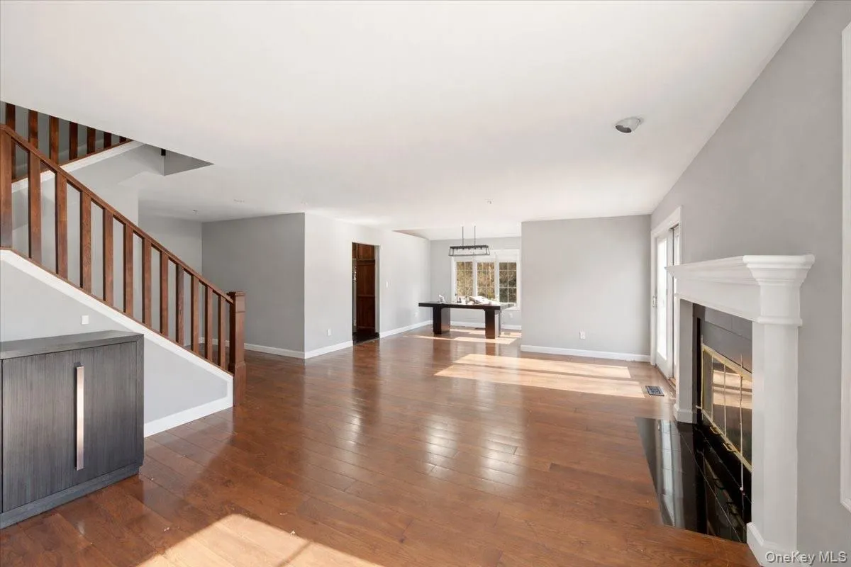 42 Clarewood Drive, Greenburgh, NY, 3 Bedrooms Bedrooms, 7 Rooms Rooms,3 BathroomsBathrooms,Residential Lease,For Rent,Clarewood,0,1032156 42 Clarewood Drive, Greenburgh, NY, 3 Bedrooms Bedrooms, 7 Rooms Rooms,3 BathroomsBathrooms,Residential Lease,For Rent,Clarewood,0,1032156