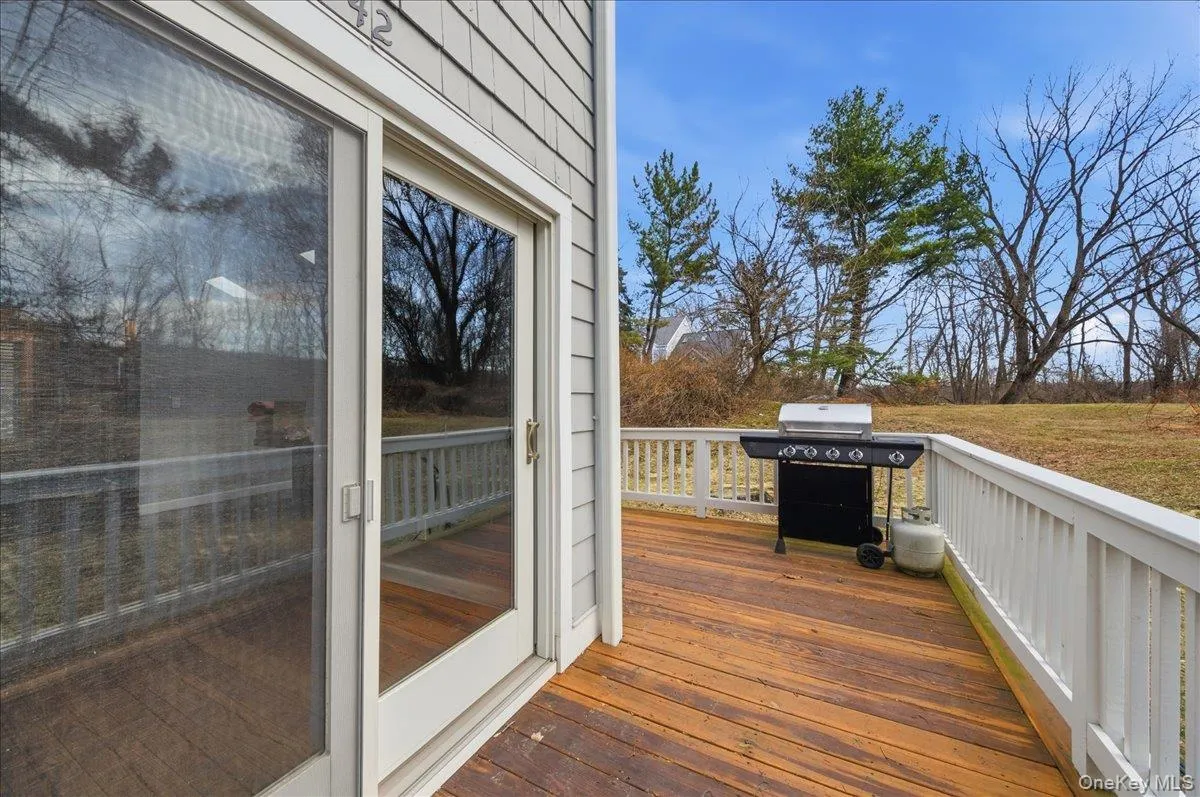42 Clarewood Drive, Greenburgh, NY, 3 Bedrooms Bedrooms, 7 Rooms Rooms,3 BathroomsBathrooms,Residential Lease,For Rent,Clarewood,0,1032156 42 Clarewood Drive, Greenburgh, NY, 3 Bedrooms Bedrooms, 7 Rooms Rooms,3 BathroomsBathrooms,Residential Lease,For Rent,Clarewood,0,1032156