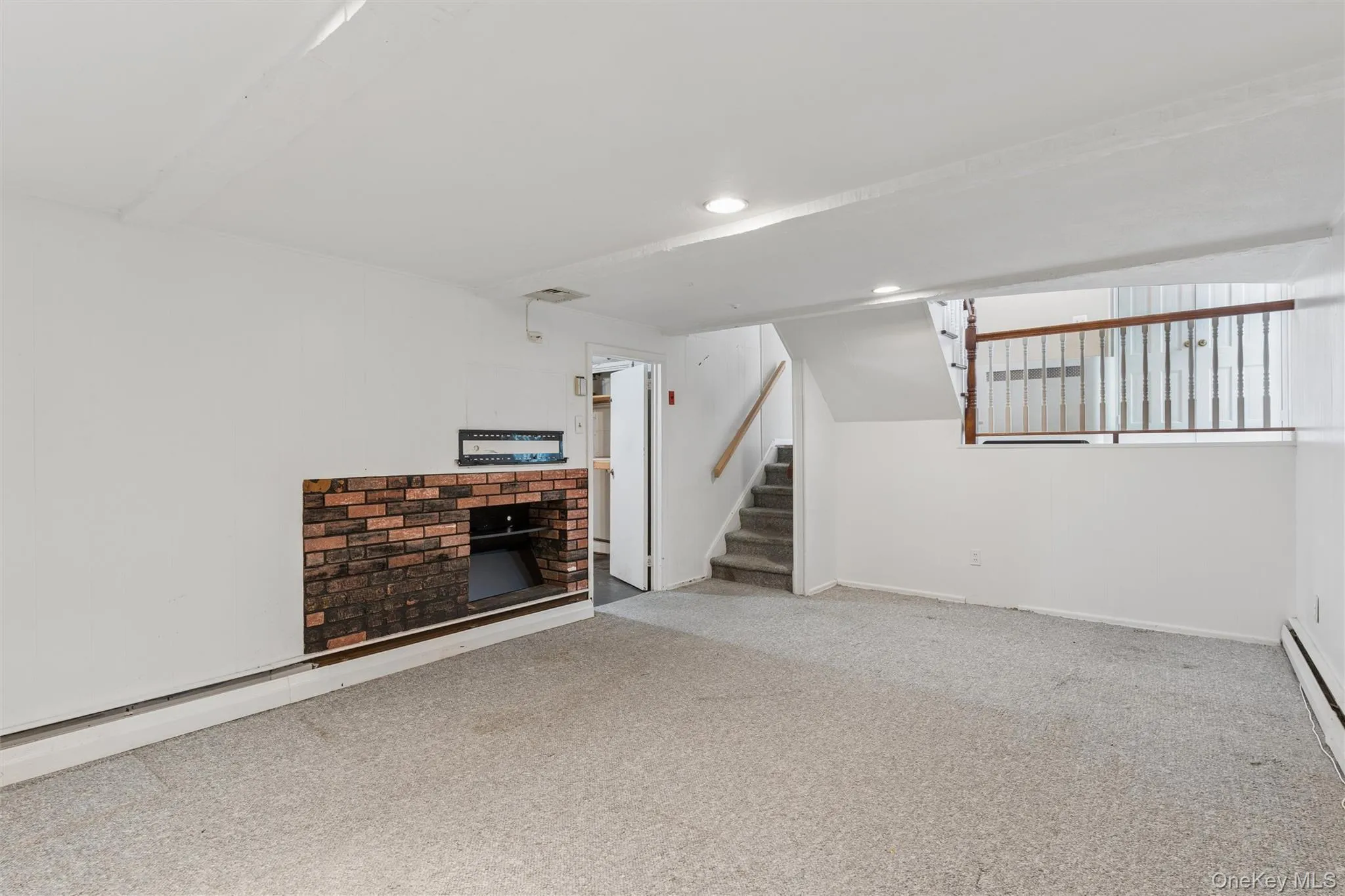 1939 Leonard Lane, Hempstead, NY, 4 Bedrooms Bedrooms, 9 Rooms Rooms,3 BathroomsBathrooms,Residential,For Rent,Leonard,0,1032163 1939 Leonard Lane, Hempstead, NY, 4 Bedrooms Bedrooms, 9 Rooms Rooms,3 BathroomsBathrooms,Residential,For Rent,Leonard,0,1032163
