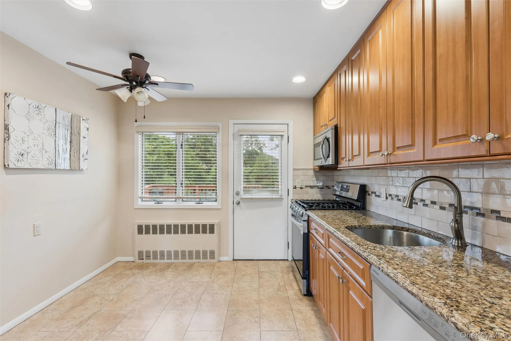 1939 Leonard Lane, Hempstead, NY, 4 Bedrooms Bedrooms, 9 Rooms Rooms,3 BathroomsBathrooms,Residential,For Rent,Leonard,0,1032163 1939 Leonard Lane, Hempstead, NY, 4 Bedrooms Bedrooms, 9 Rooms Rooms,3 BathroomsBathrooms,Residential,For Rent,Leonard,0,1032163