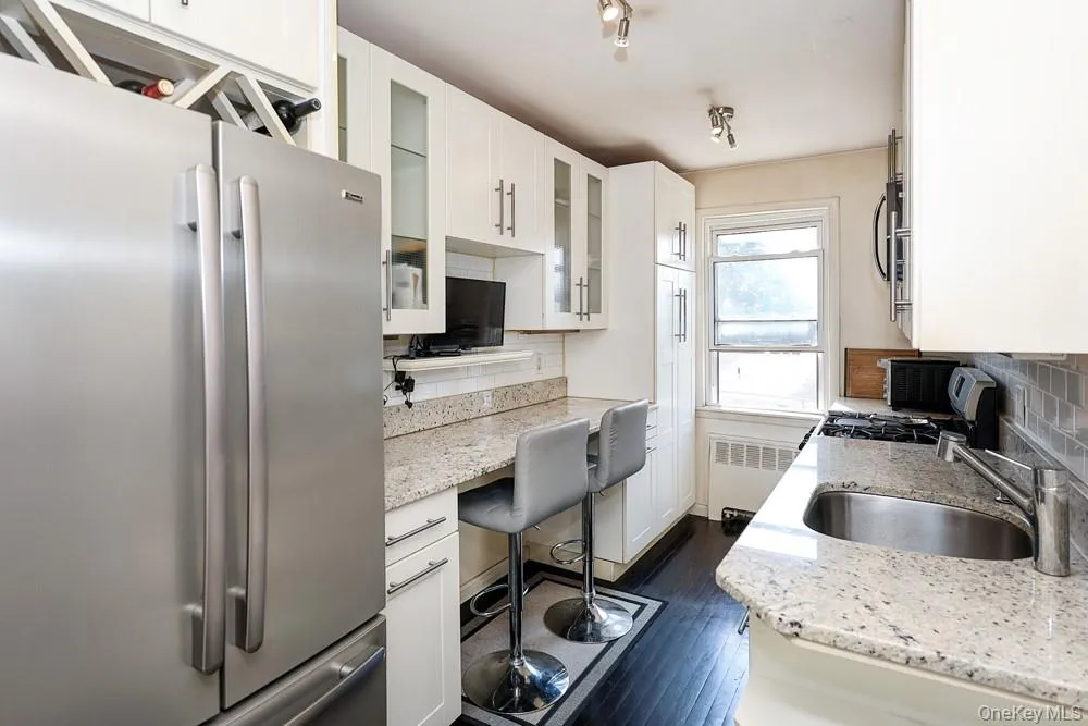 71-11 252 Street, New York, NY, 1 Bedroom Bedrooms, 4 Rooms Rooms,1 BathroomBathrooms,Residential,For Rent,252,0,1032166 71-11 252 Street, New York, NY, 1 Bedroom Bedrooms, 4 Rooms Rooms,1 BathroomBathrooms,Residential,For Rent,252,0,1032166