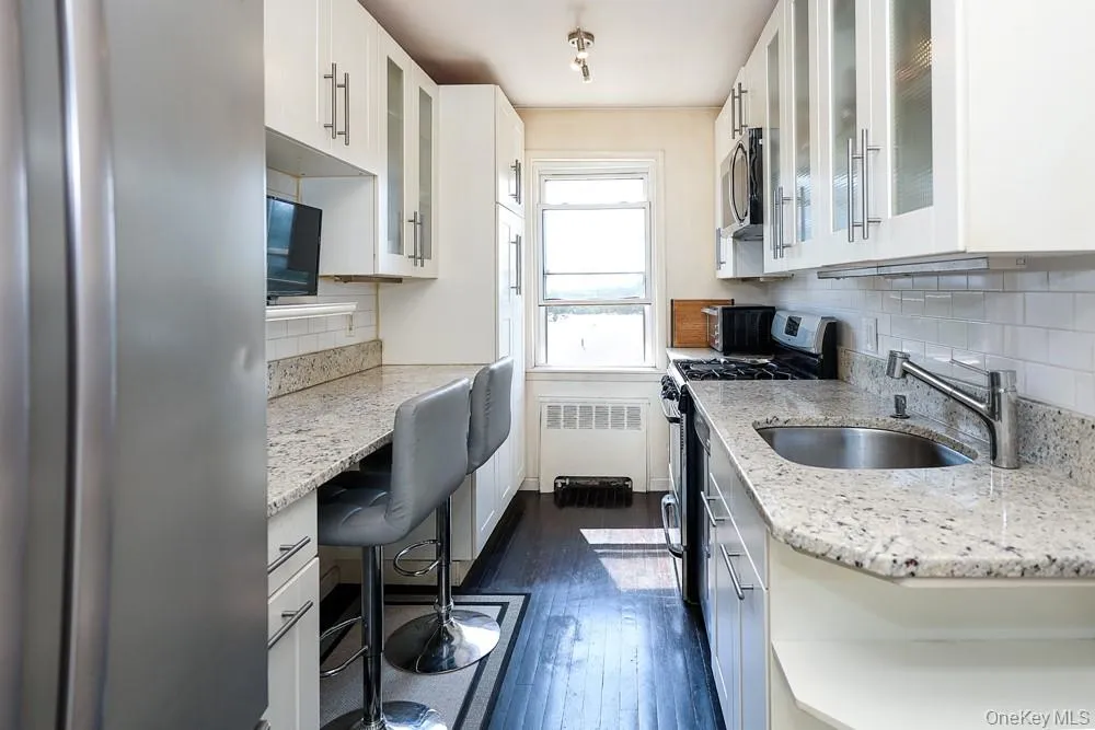 71-11 252 Street, New York, NY, 1 Bedroom Bedrooms, 4 Rooms Rooms,1 BathroomBathrooms,Residential,For Rent,252,0,1032166 71-11 252 Street, New York, NY, 1 Bedroom Bedrooms, 4 Rooms Rooms,1 BathroomBathrooms,Residential,For Rent,252,0,1032166