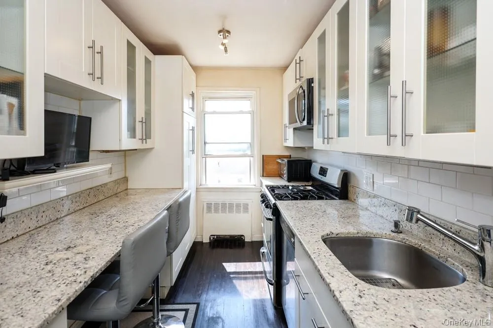 71-11 252 Street, New York, NY, 1 Bedroom Bedrooms, 4 Rooms Rooms,1 BathroomBathrooms,Residential,For Rent,252,0,1032166 71-11 252 Street, New York, NY, 1 Bedroom Bedrooms, 4 Rooms Rooms,1 BathroomBathrooms,Residential,For Rent,252,0,1032166