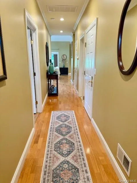129 Maya Circle, Islip, NY, 2 Bedrooms Bedrooms, 5 Rooms Rooms,2 BathroomsBathrooms,Residential,For Rent,Maya,0,1032167 129 Maya Circle, Islip, NY, 2 Bedrooms Bedrooms, 5 Rooms Rooms,2 BathroomsBathrooms,Residential,For Rent,Maya,0,1032167