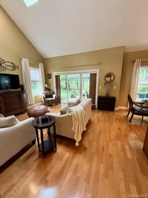 129 Maya Circle, Islip, NY, 2 Bedrooms Bedrooms, 5 Rooms Rooms,2 BathroomsBathrooms,Residential,For Rent,Maya,0,1032167 129 Maya Circle, Islip, NY, 2 Bedrooms Bedrooms, 5 Rooms Rooms,2 BathroomsBathrooms,Residential,For Rent,Maya,0,1032167