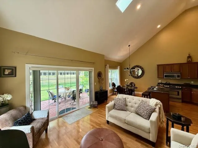 129 Maya Circle, Islip, NY, 2 Bedrooms Bedrooms, 5 Rooms Rooms,2 BathroomsBathrooms,Residential,For Rent,Maya,0,1032167 129 Maya Circle, Islip, NY, 2 Bedrooms Bedrooms, 5 Rooms Rooms,2 BathroomsBathrooms,Residential,For Rent,Maya,0,1032167