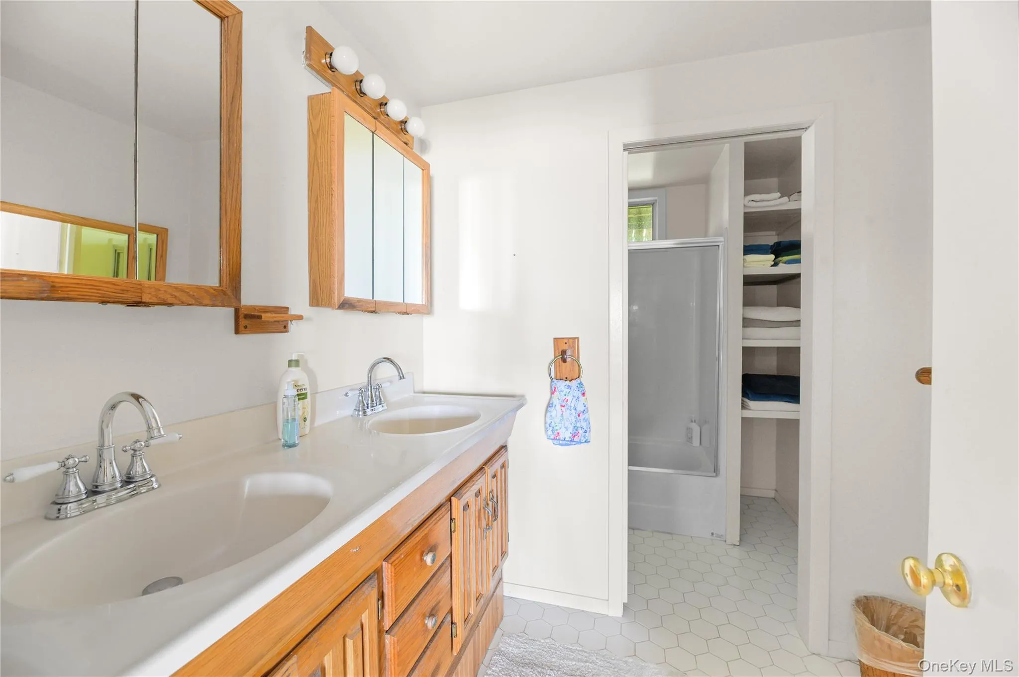 27 Dune Walk, Brookhaven, NY, 6 Bedrooms Bedrooms, 10 Rooms Rooms,2 BathroomsBathrooms,Residential,For Rent,Dune,0,1032168 27 Dune Walk, Brookhaven, NY, 6 Bedrooms Bedrooms, 10 Rooms Rooms,2 BathroomsBathrooms,Residential,For Rent,Dune,0,1032168