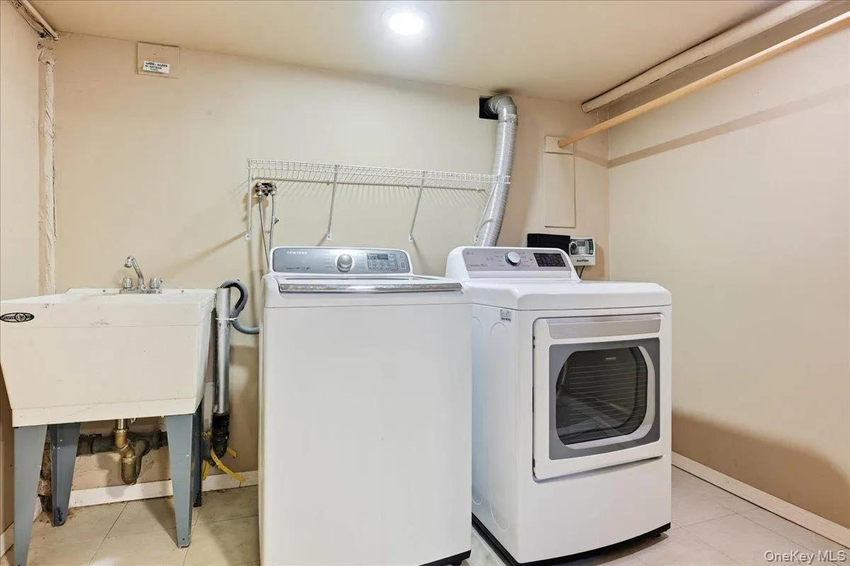 159-02 28th Avenue, New York, NY, 4 Bedrooms Bedrooms, 11 Rooms Rooms,2 BathroomsBathrooms,Residential,For Rent,28th,0,1032178 159-02 28th Avenue, New York, NY, 4 Bedrooms Bedrooms, 11 Rooms Rooms,2 BathroomsBathrooms,Residential,For Rent,28th,0,1032178