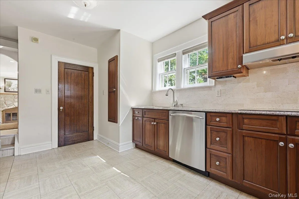 159-02 28th Avenue, New York, NY, 4 Bedrooms Bedrooms, 11 Rooms Rooms,2 BathroomsBathrooms,Residential,For Rent,28th,0,1032178 159-02 28th Avenue, New York, NY, 4 Bedrooms Bedrooms, 11 Rooms Rooms,2 BathroomsBathrooms,Residential,For Rent,28th,0,1032178