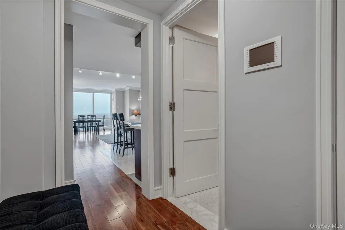 1 Renaissance Square, White Plains, NY, 2 Bedrooms Bedrooms, 4 Rooms Rooms,2 BathroomsBathrooms,Residential Lease,For Rent,Renaissance,0,1032180 1 Renaissance Square, White Plains, NY, 2 Bedrooms Bedrooms, 4 Rooms Rooms,2 BathroomsBathrooms,Residential Lease,For Rent,Renaissance,0,1032180