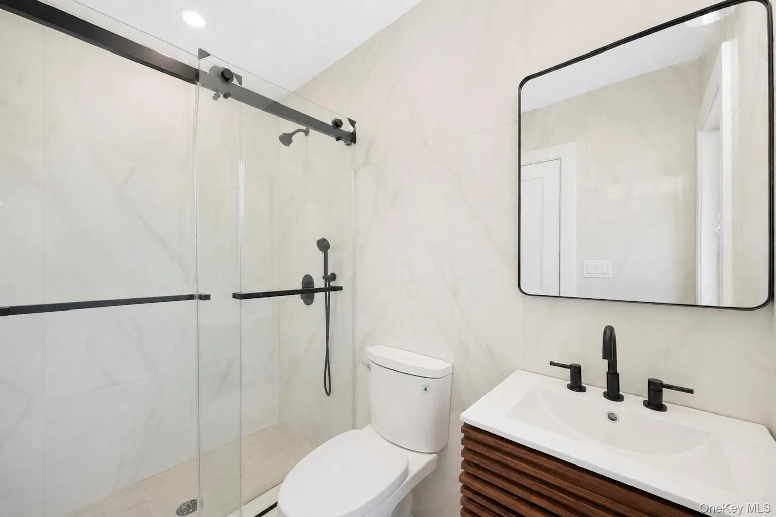 949 Midway, Hempstead, NY, 6 Bedrooms Bedrooms, 11 Rooms Rooms,4 BathroomsBathrooms,Residential,For Rent,Midway,0,1032182 949 Midway, Hempstead, NY, 6 Bedrooms Bedrooms, 11 Rooms Rooms,4 BathroomsBathrooms,Residential,For Rent,Midway,0,1032182