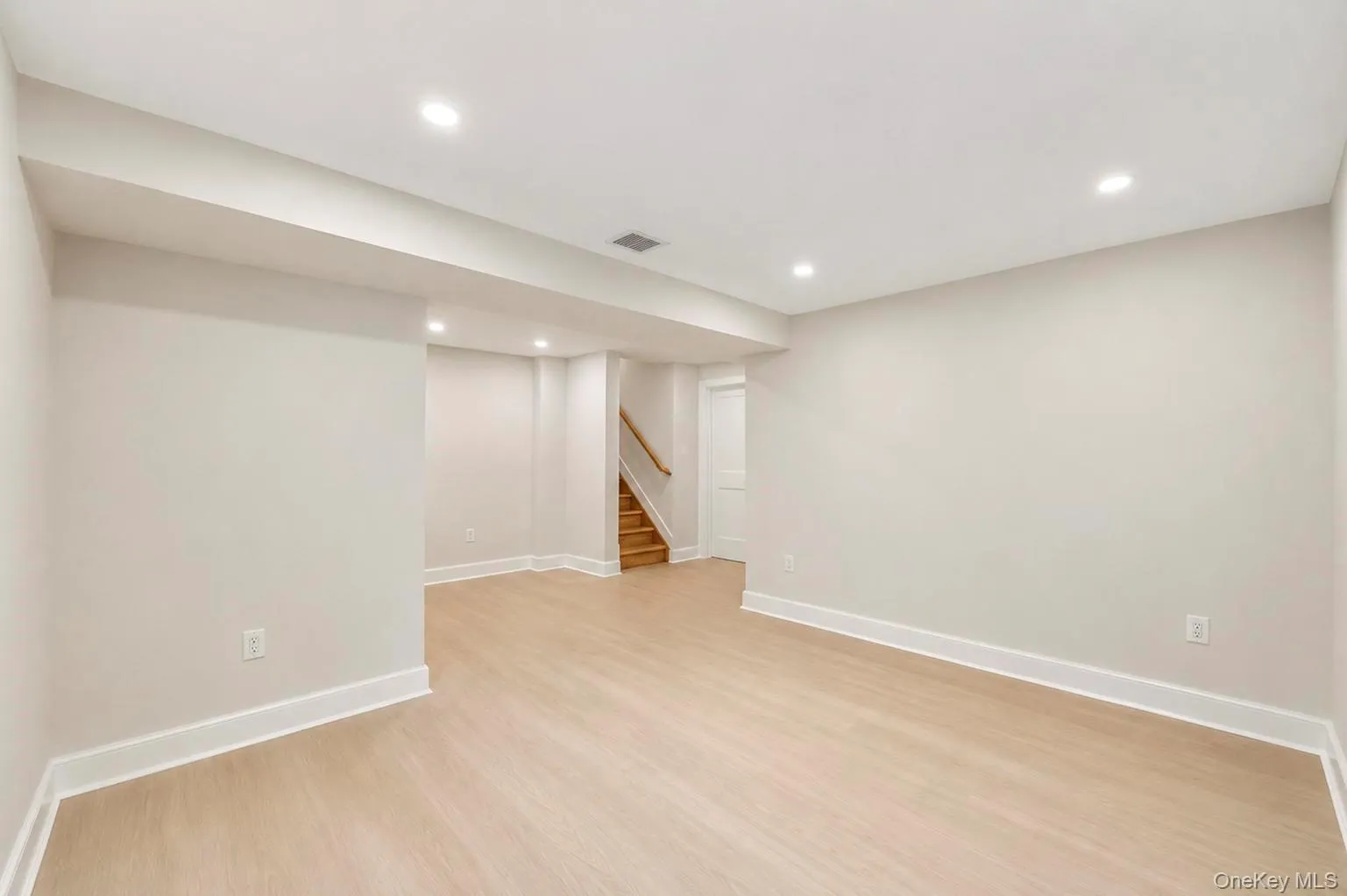 949 Midway, Hempstead, NY, 6 Bedrooms Bedrooms, 11 Rooms Rooms,4 BathroomsBathrooms,Residential,For Rent,Midway,0,1032182 949 Midway, Hempstead, NY, 6 Bedrooms Bedrooms, 11 Rooms Rooms,4 BathroomsBathrooms,Residential,For Rent,Midway,0,1032182