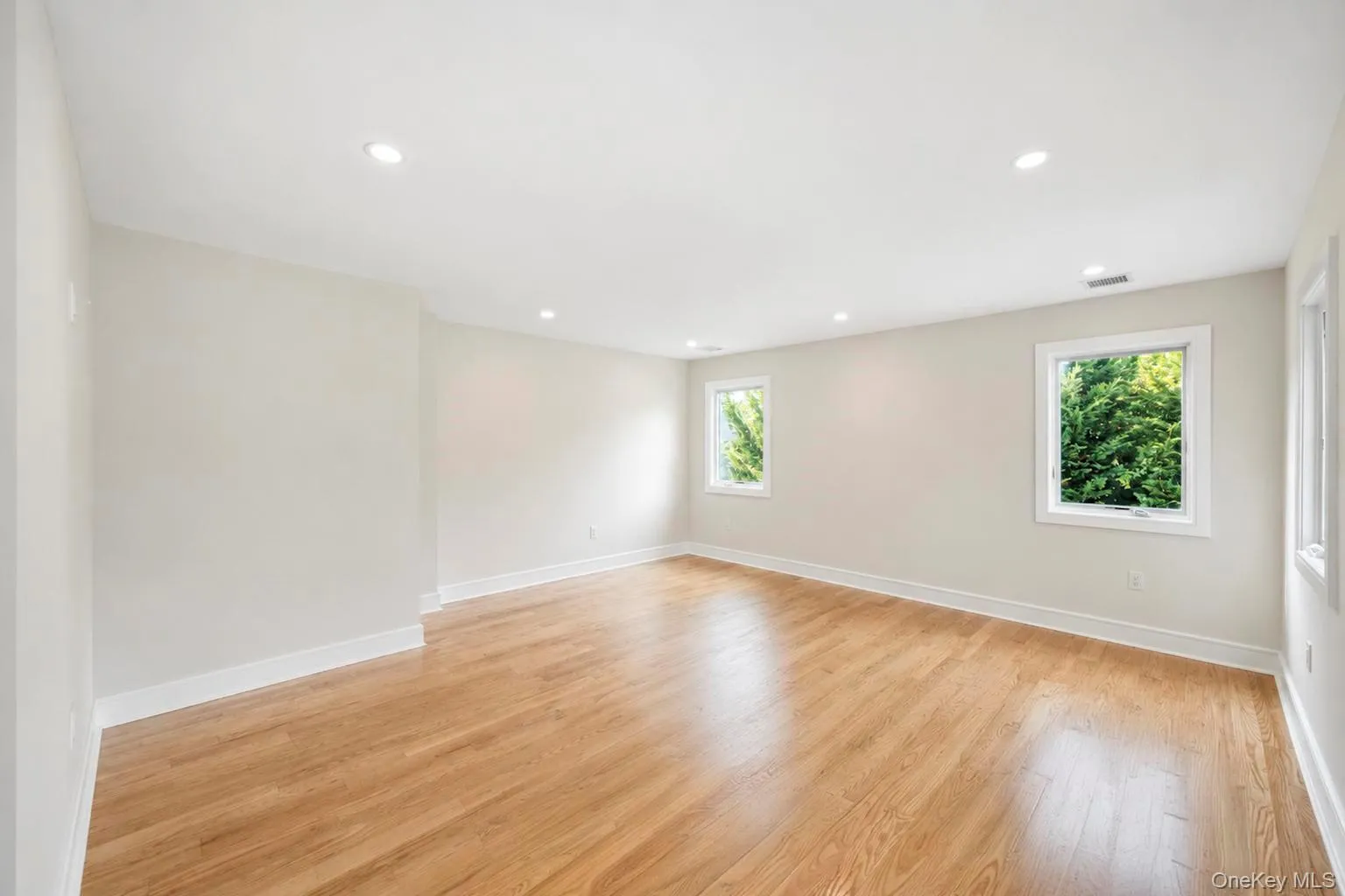949 Midway, Hempstead, NY, 6 Bedrooms Bedrooms, 11 Rooms Rooms,4 BathroomsBathrooms,Residential,For Rent,Midway,0,1032182 949 Midway, Hempstead, NY, 6 Bedrooms Bedrooms, 11 Rooms Rooms,4 BathroomsBathrooms,Residential,For Rent,Midway,0,1032182