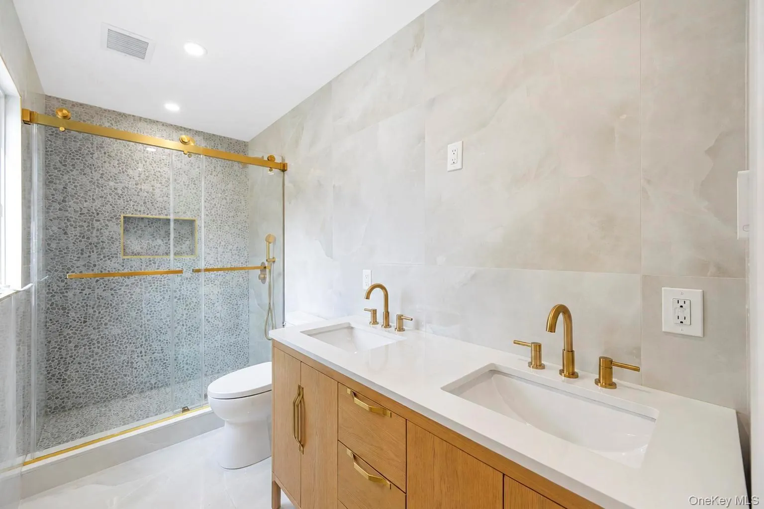949 Midway, Hempstead, NY, 6 Bedrooms Bedrooms, 11 Rooms Rooms,4 BathroomsBathrooms,Residential,For Rent,Midway,0,1032182 949 Midway, Hempstead, NY, 6 Bedrooms Bedrooms, 11 Rooms Rooms,4 BathroomsBathrooms,Residential,For Rent,Midway,0,1032182