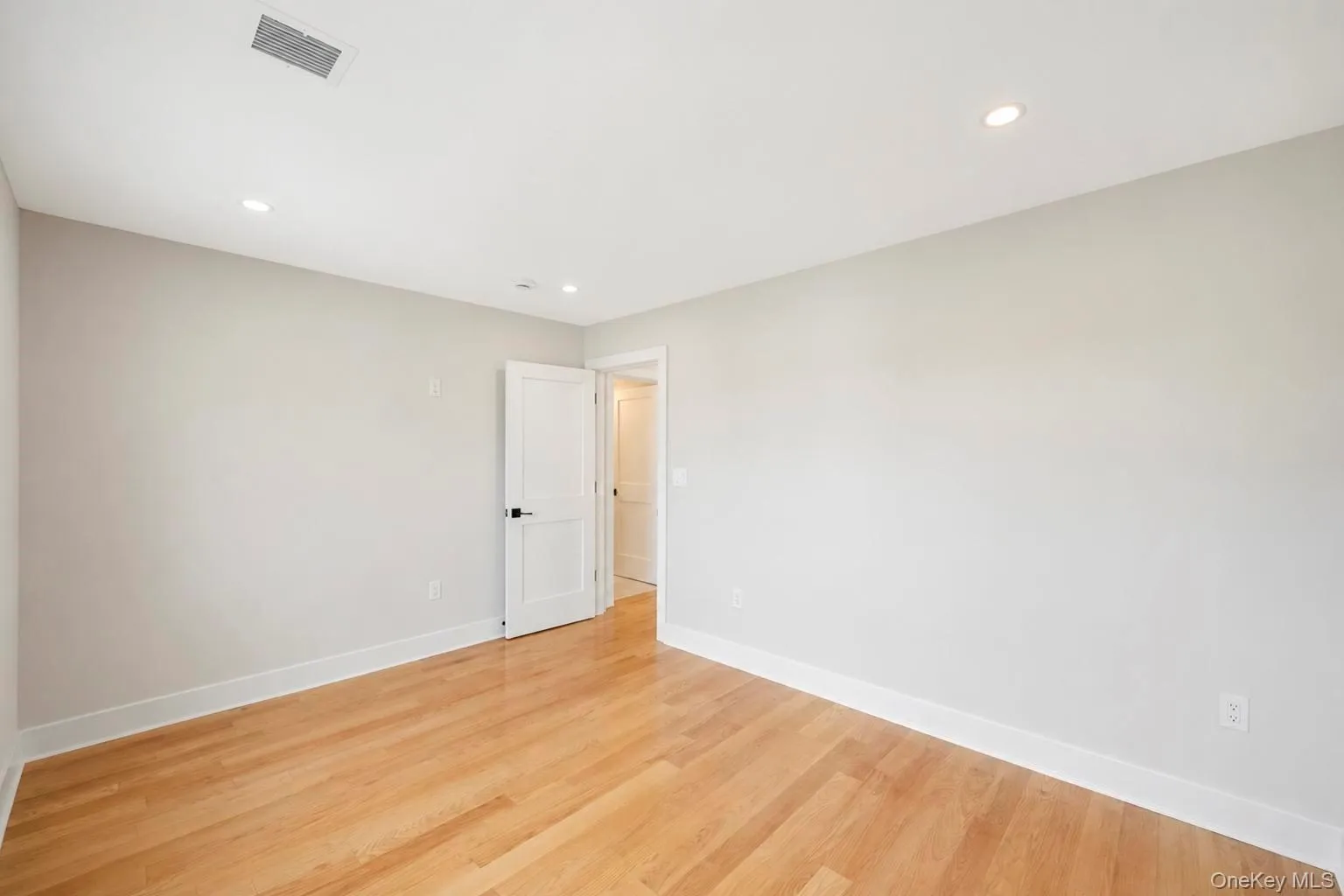 949 Midway, Hempstead, NY, 6 Bedrooms Bedrooms, 11 Rooms Rooms,4 BathroomsBathrooms,Residential,For Rent,Midway,0,1032182 949 Midway, Hempstead, NY, 6 Bedrooms Bedrooms, 11 Rooms Rooms,4 BathroomsBathrooms,Residential,For Rent,Midway,0,1032182