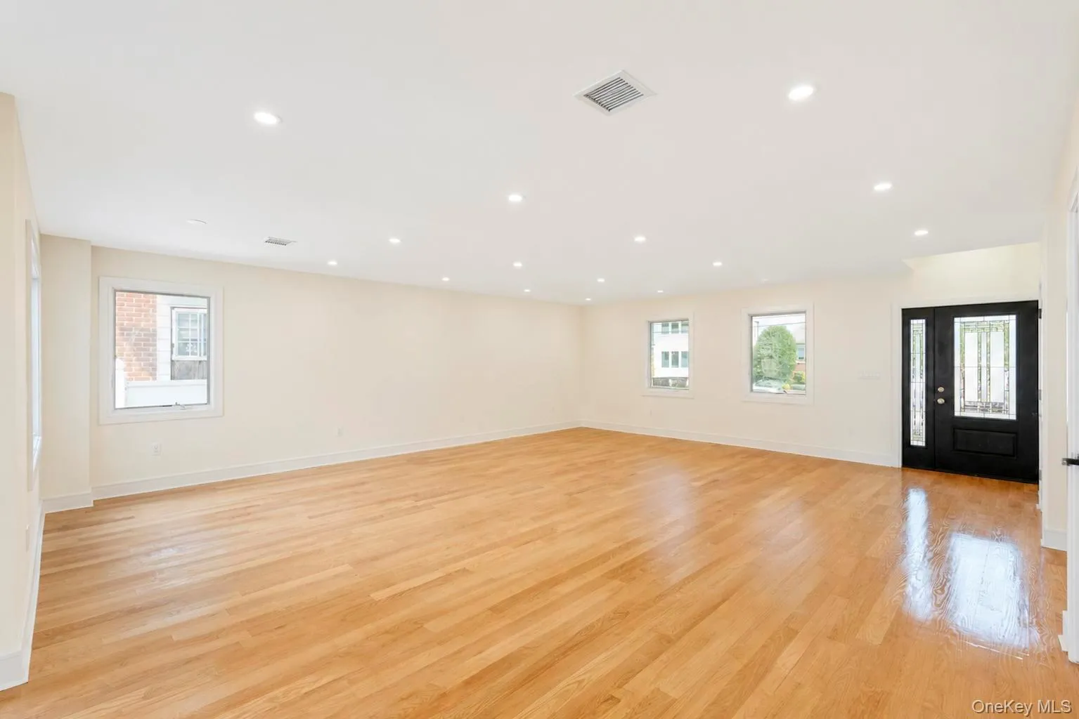 949 Midway, Hempstead, NY, 6 Bedrooms Bedrooms, 11 Rooms Rooms,4 BathroomsBathrooms,Residential,For Rent,Midway,0,1032182 949 Midway, Hempstead, NY, 6 Bedrooms Bedrooms, 11 Rooms Rooms,4 BathroomsBathrooms,Residential,For Rent,Midway,0,1032182